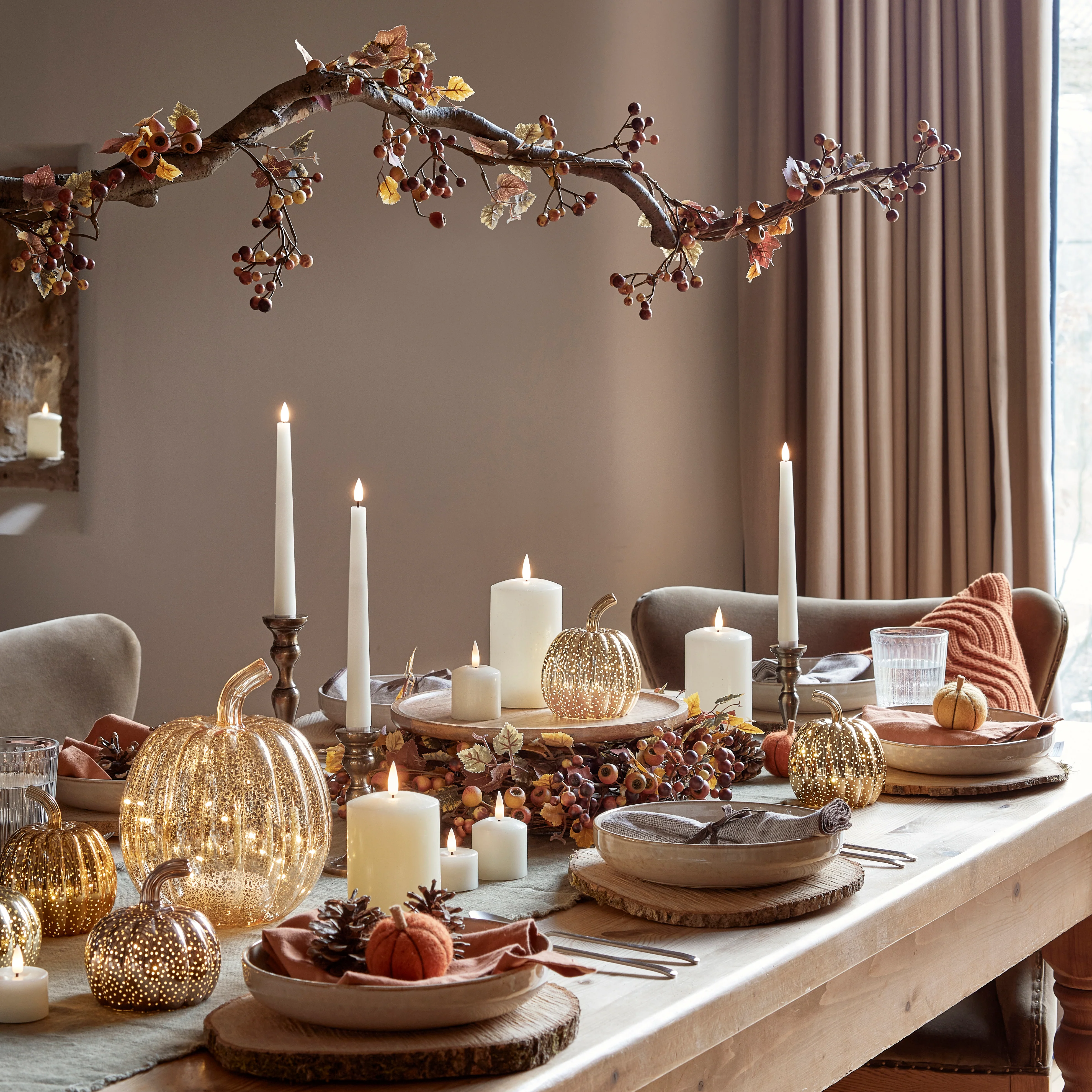 1.5m Pre Lit Berry Autumn Garland - Image 3