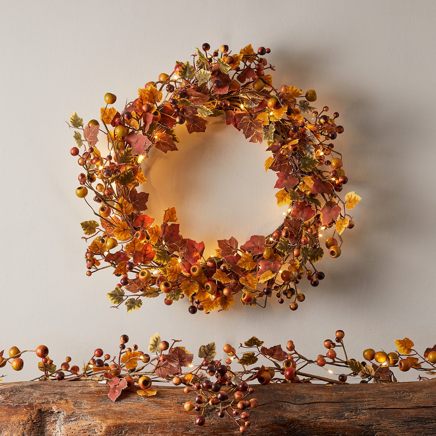 1.5m Pre Lit Berry Autumn Garland - Image 4