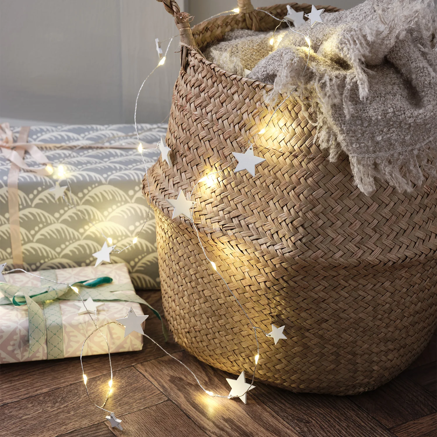 1.9m White Wooden Star Micro LED Garland - Image 2