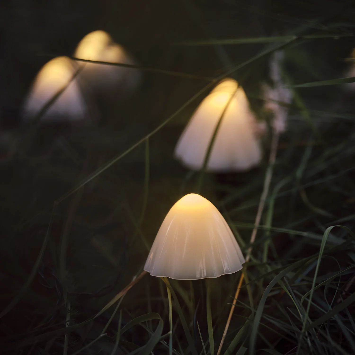 12 Mini Mushroom Solar Stake Lights - Image 5