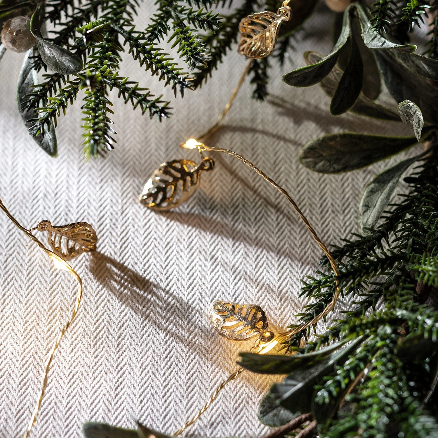 20 Gold Leaf Micro Fairy Lights - Image 3
