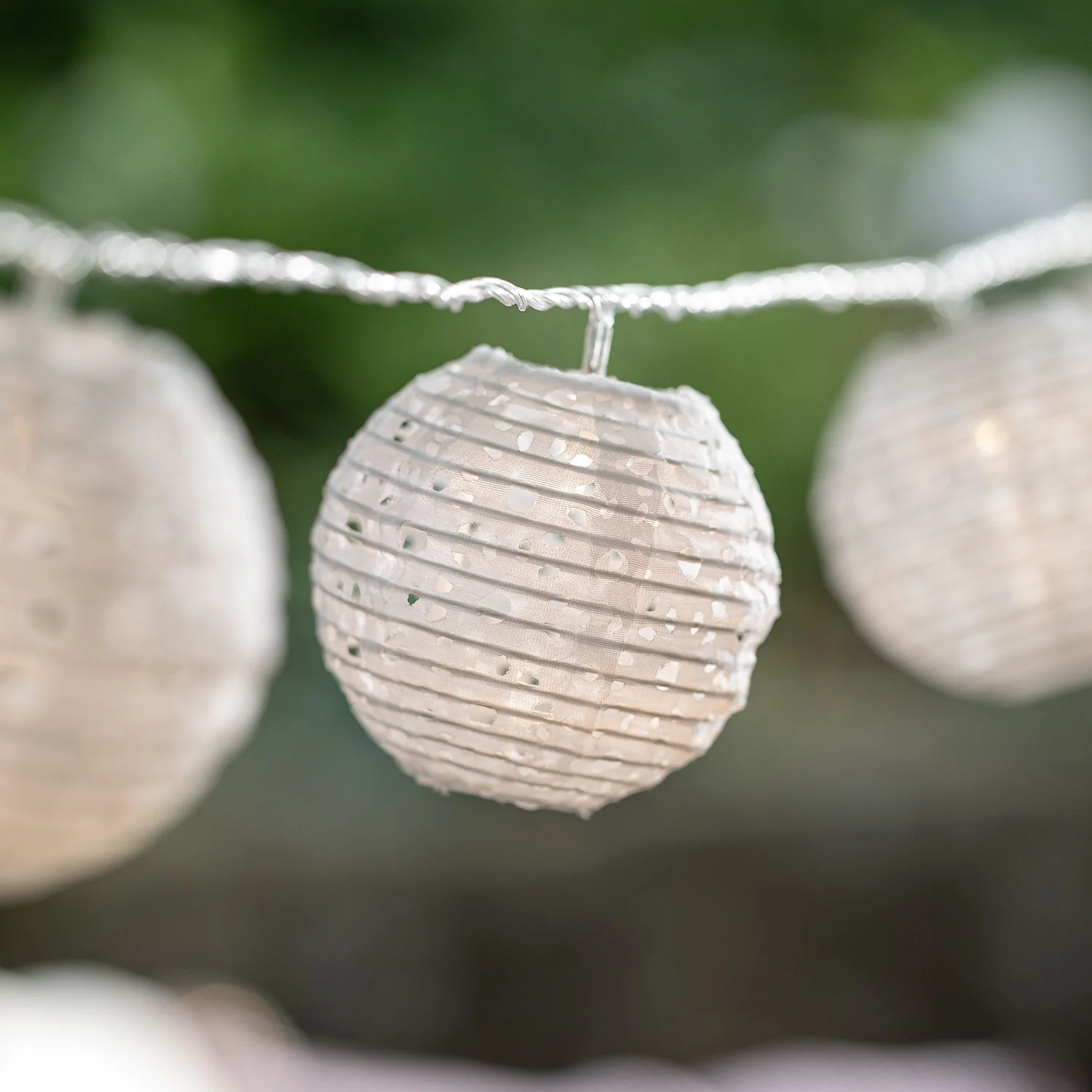 4m Connectable Weather-Resistant Cut Out Lantern (20) Plug in String Lights - Image 4