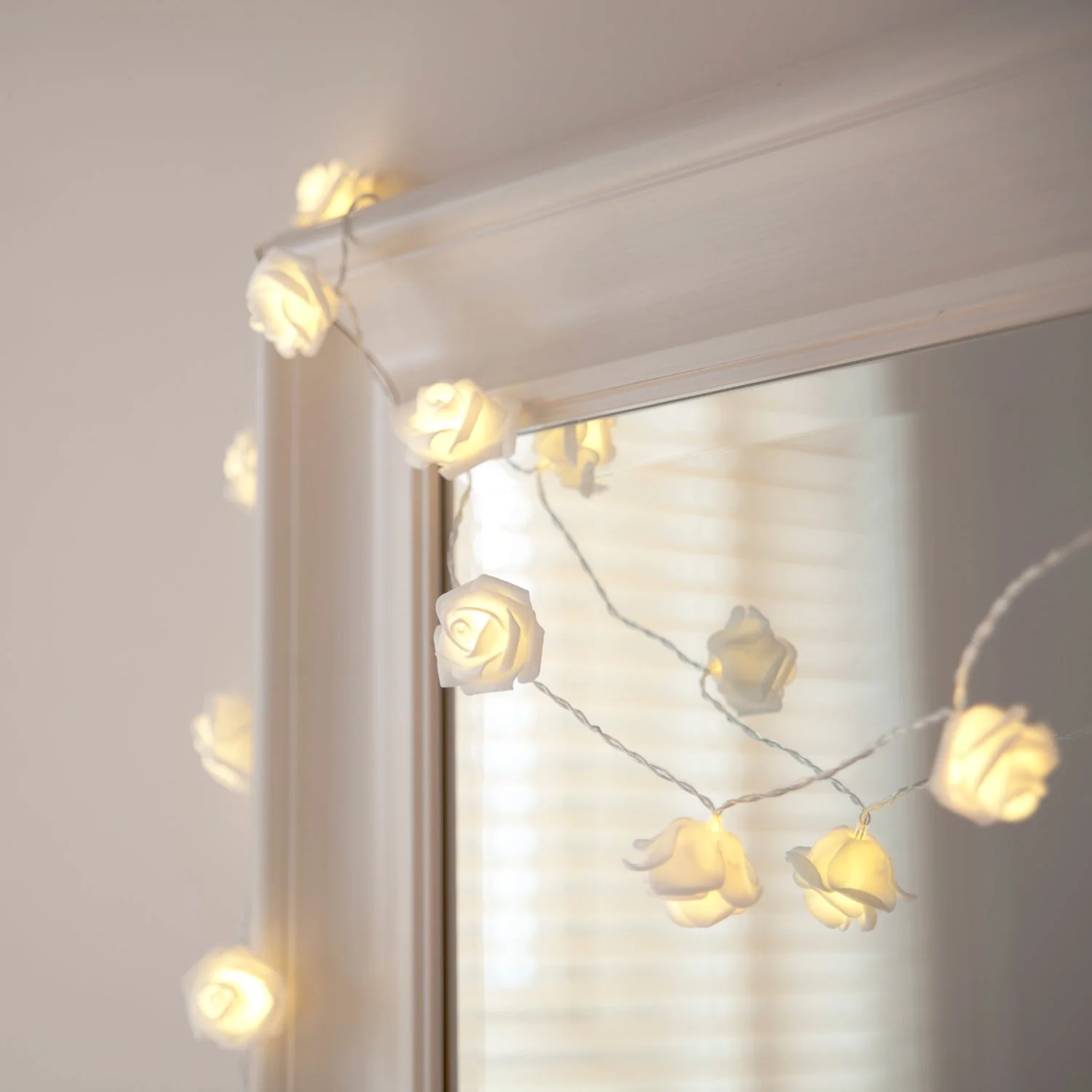20 Warm White LED Rose Flower Battery Fairy Lights - Image 4