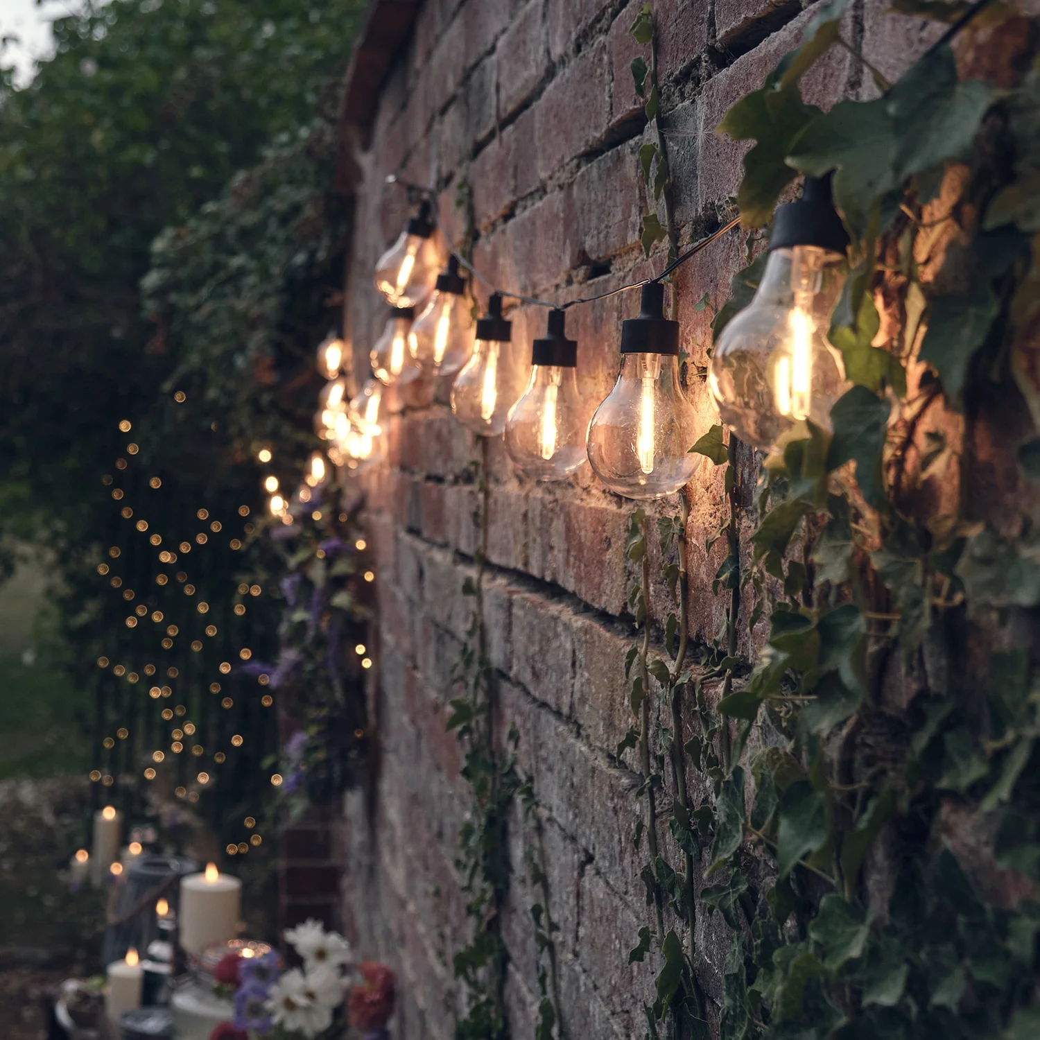 20 Warm White Vintage Style Solar Festoon Lights - Image 3