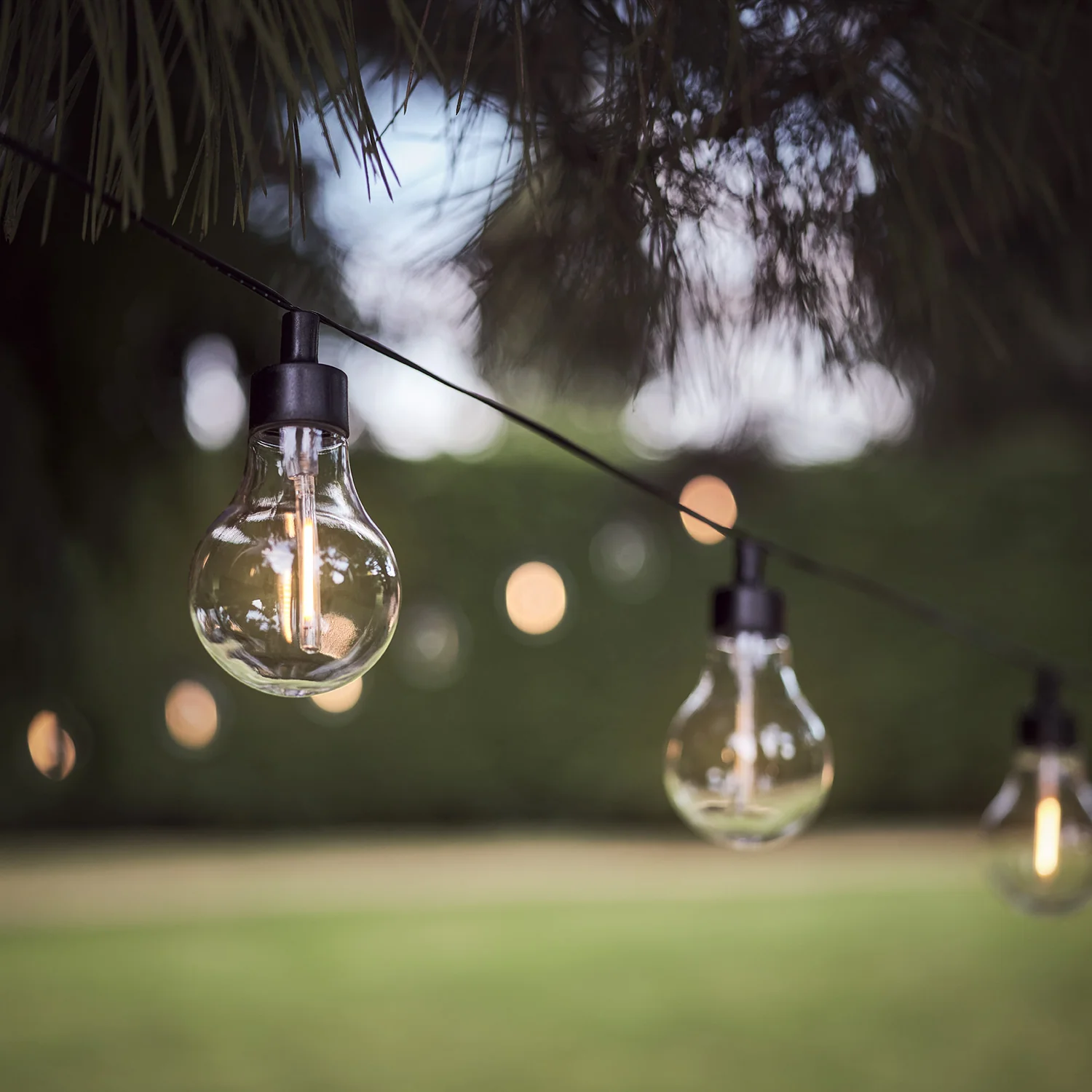 20 Warm White Vintage Style Solar Festoon Lights - Image 9