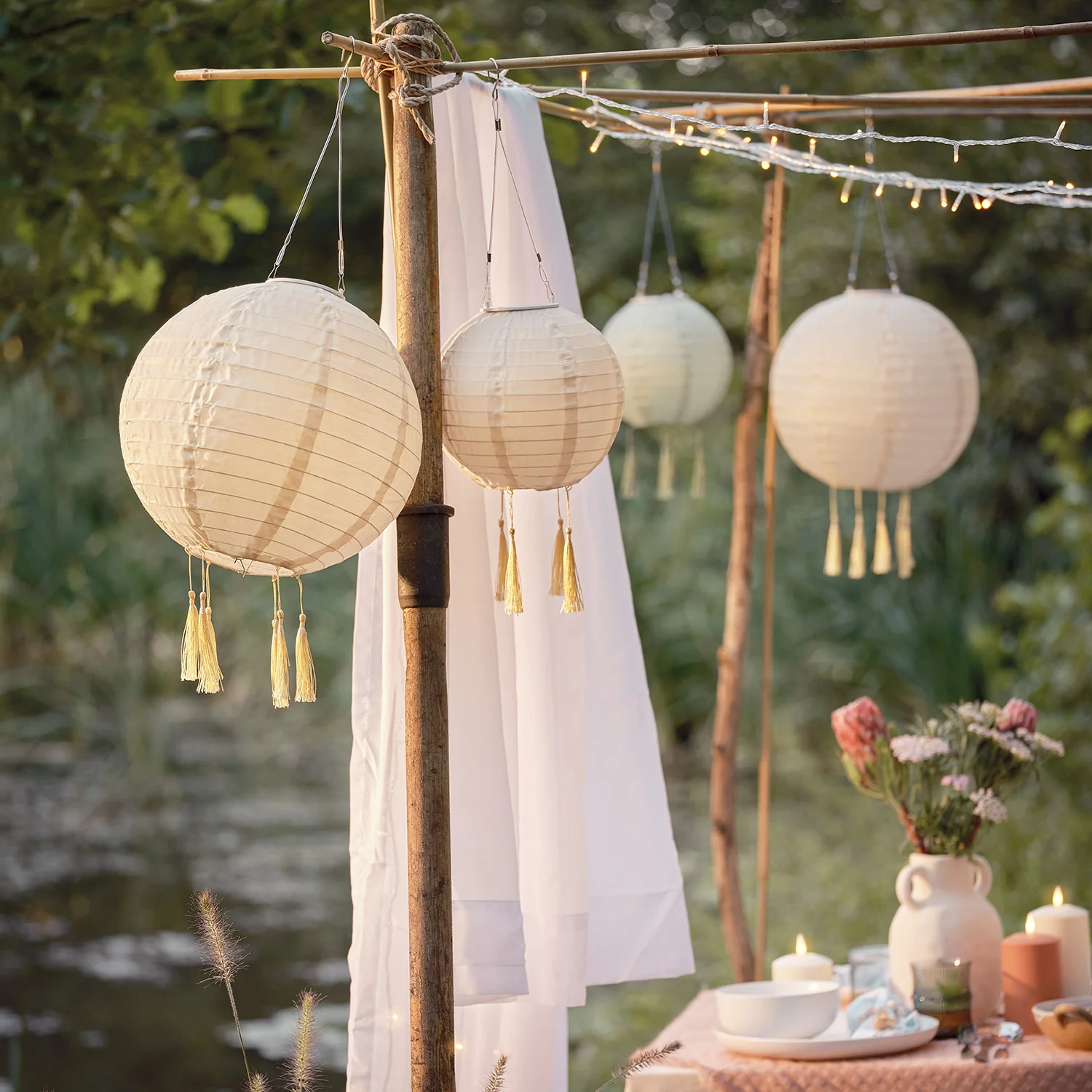 20cm Cream Lucena Tassel Solar Lantern - Image 4