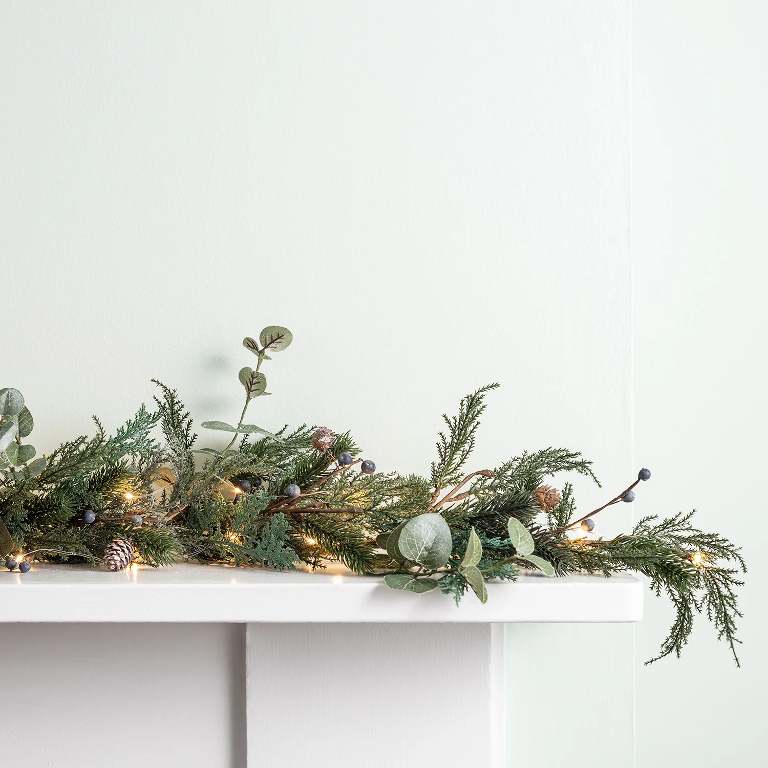 2m Pre Lit Berry and Pinecone Garland - Image 2