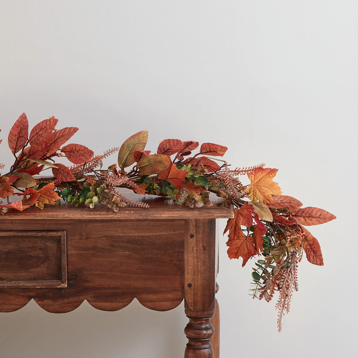 2m Pre Lit Maple Leaf Autumn Garland - Image 2
