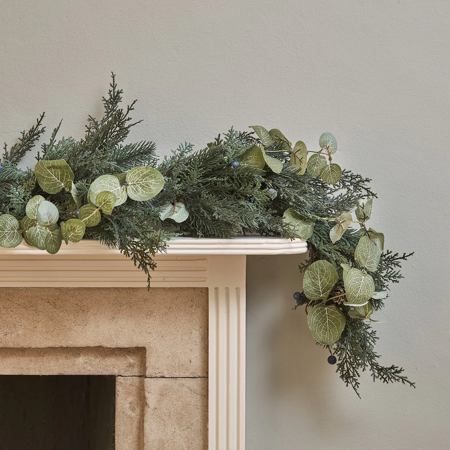 2m Pre Lit Oversized Berry and Pinecone Christmas Garland - Image 2