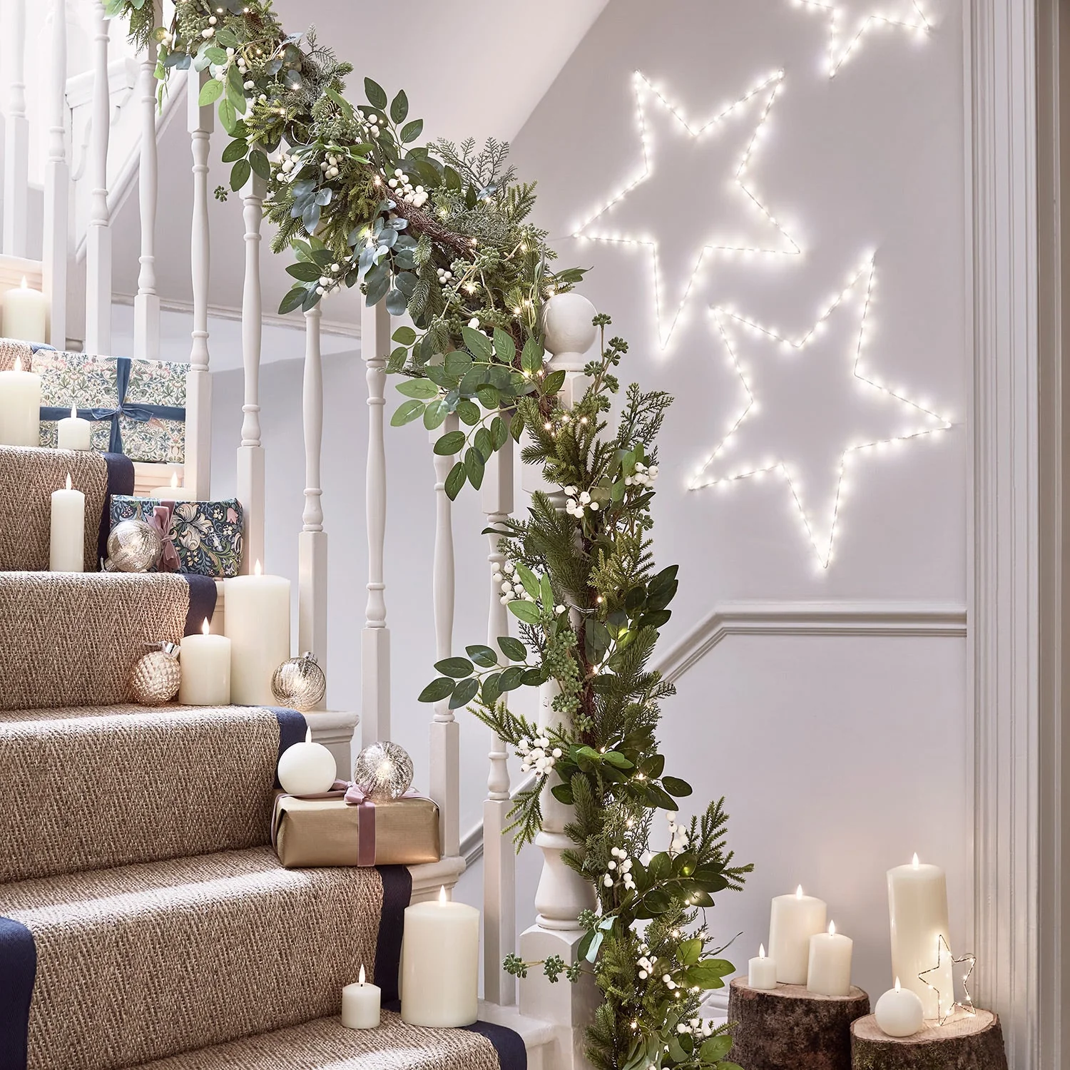 2m Pre Lit Oversized White Berry Christmas Garland - Image 4