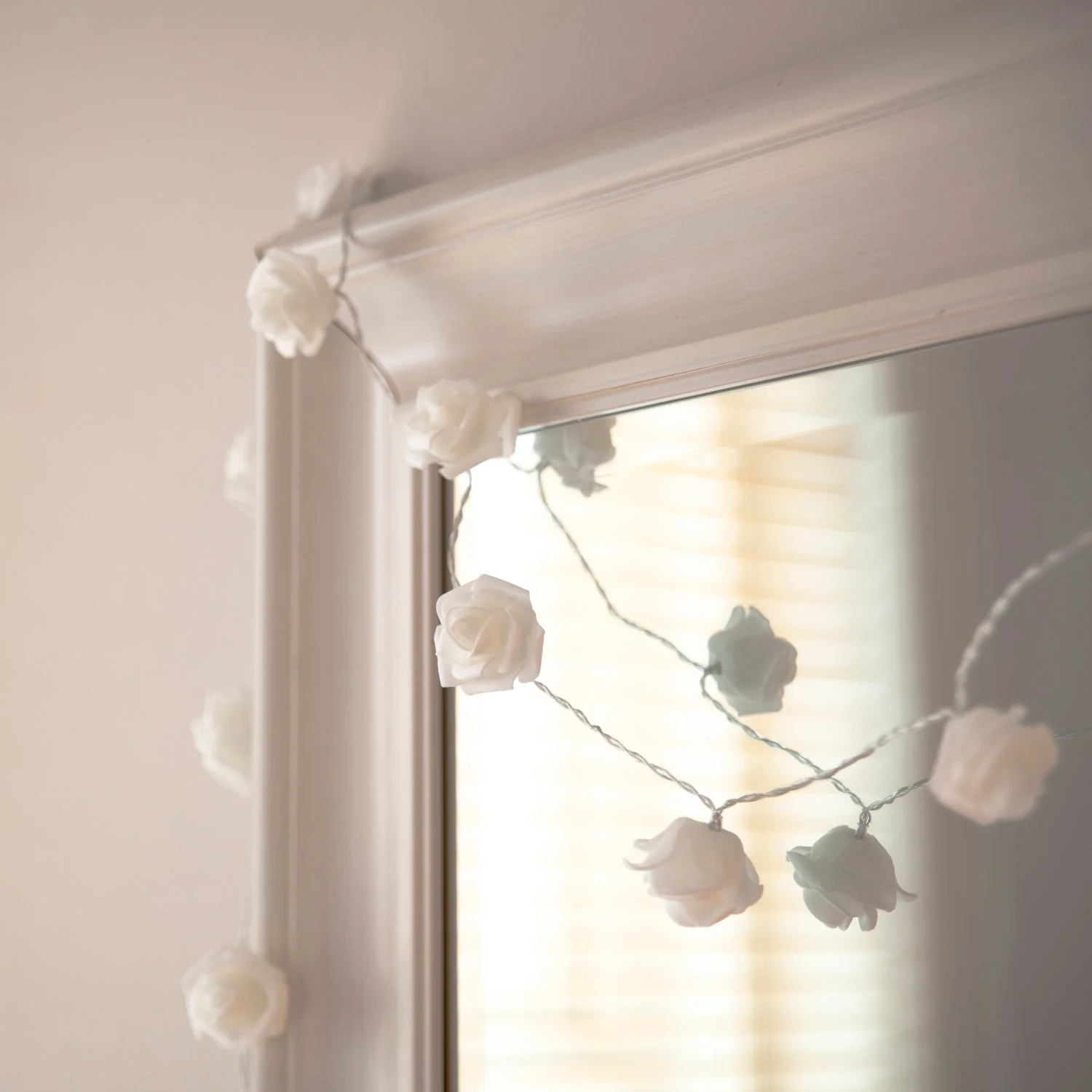 30 Warm White LED Rose Fairy Lights On Clear Cable - Image 3