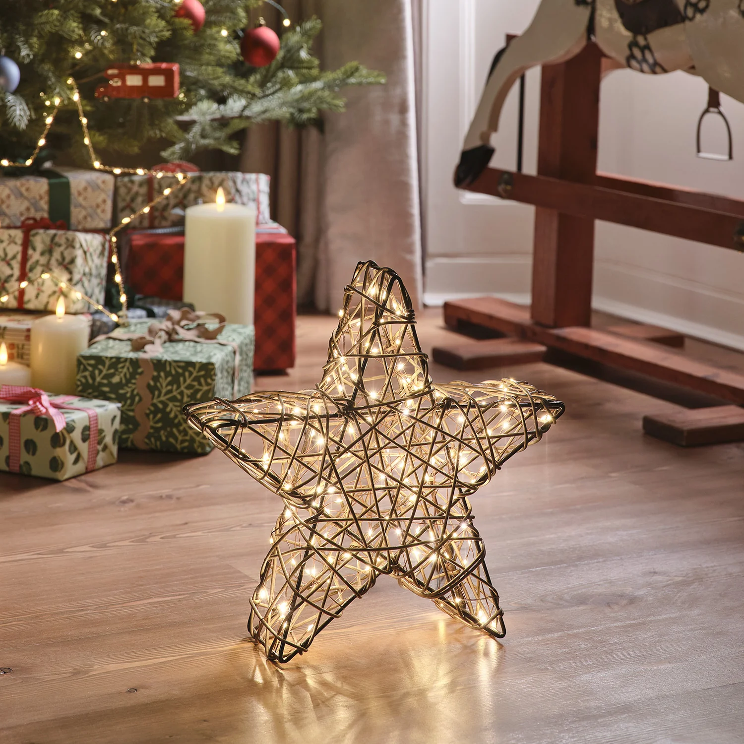 35cm Studley Rattan LED Star - Image 2