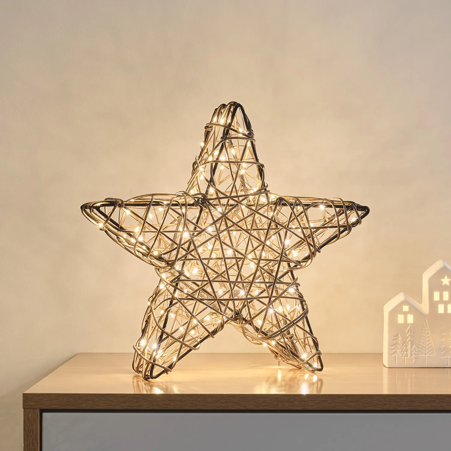 35cm Studley Rattan LED Star - Image 3