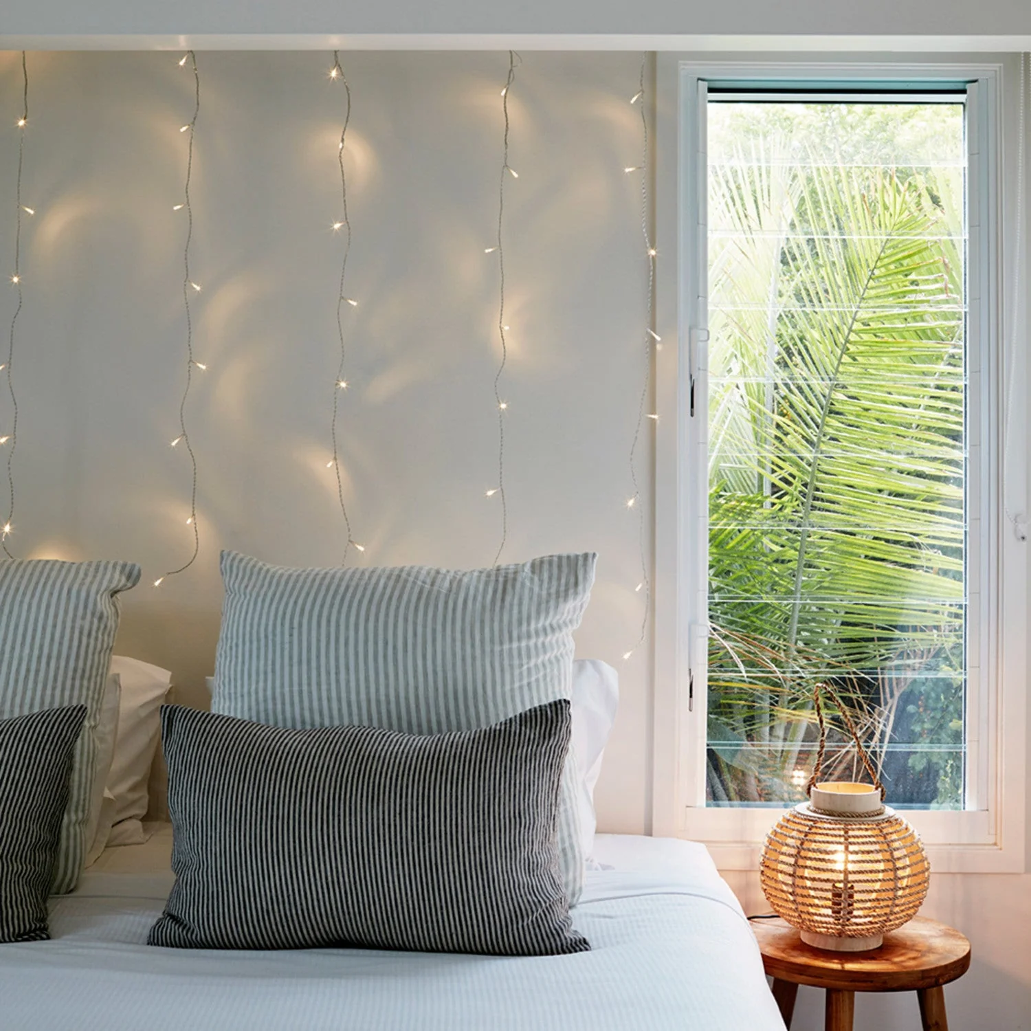 40 Warm White LED Curtain Light Clear Cable 1m x 1m - Image 2