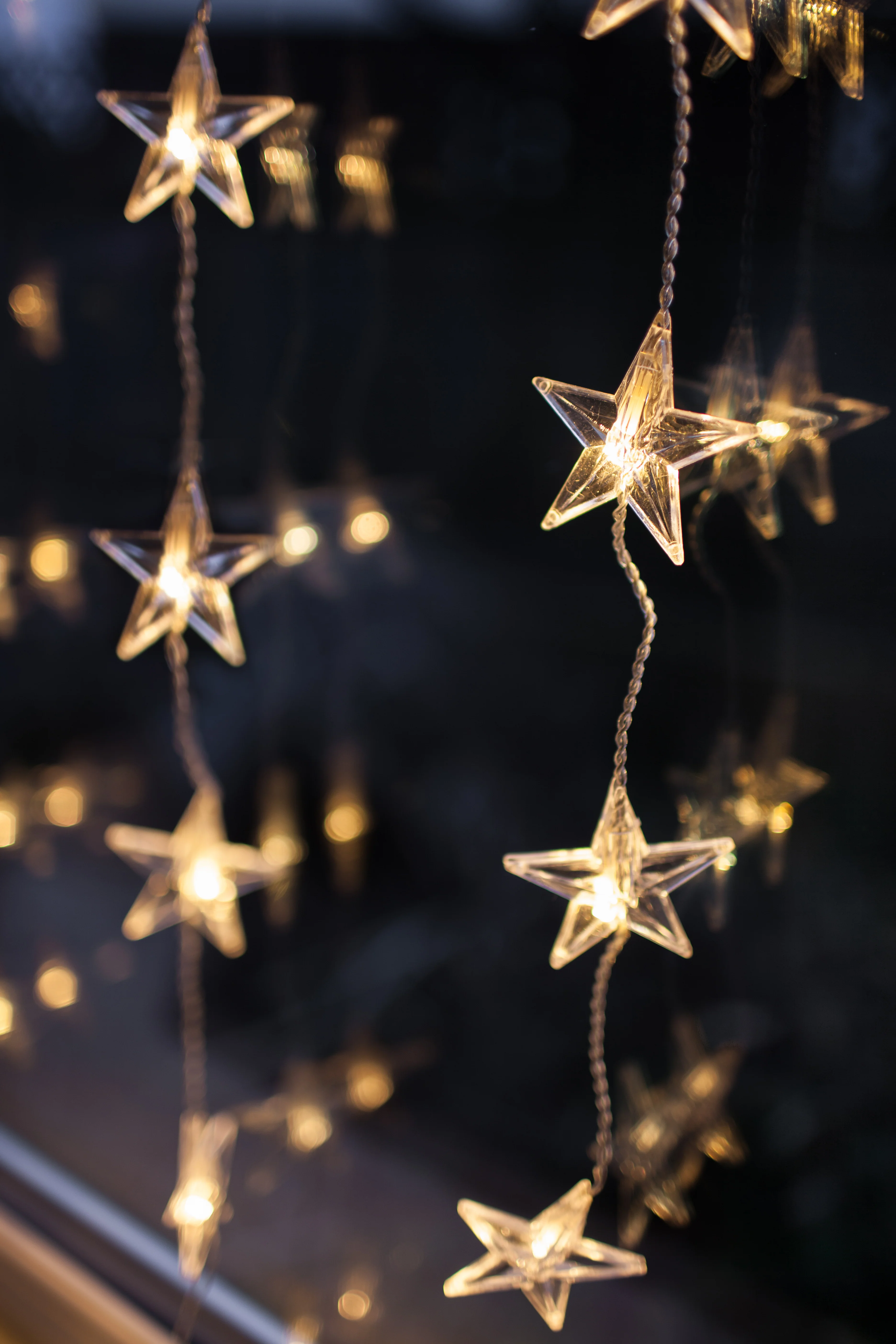 40 Warm White LED Star Curtain Light - Image 3