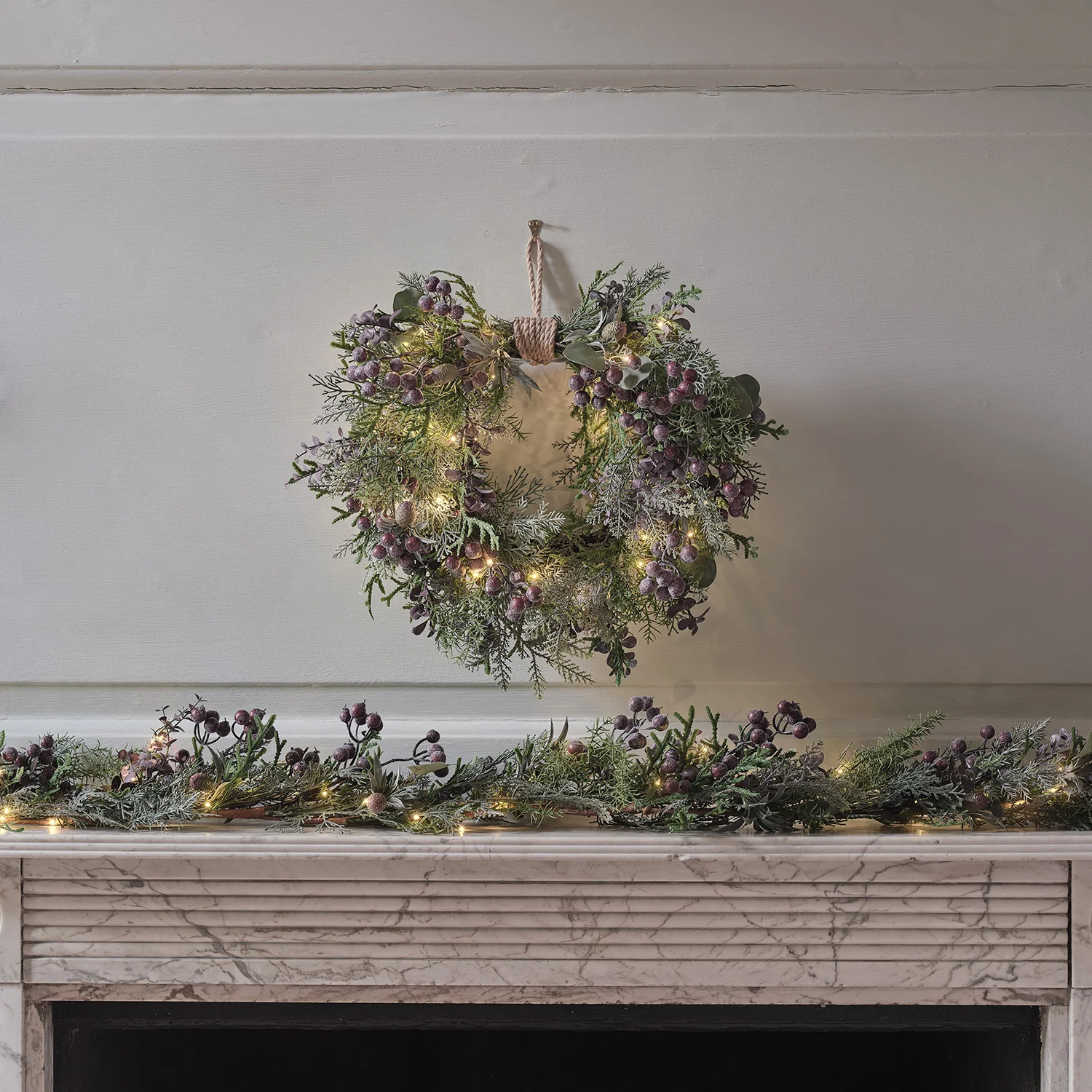 40cm Pre Lit Purple Berry Heart Wreath - Image 3