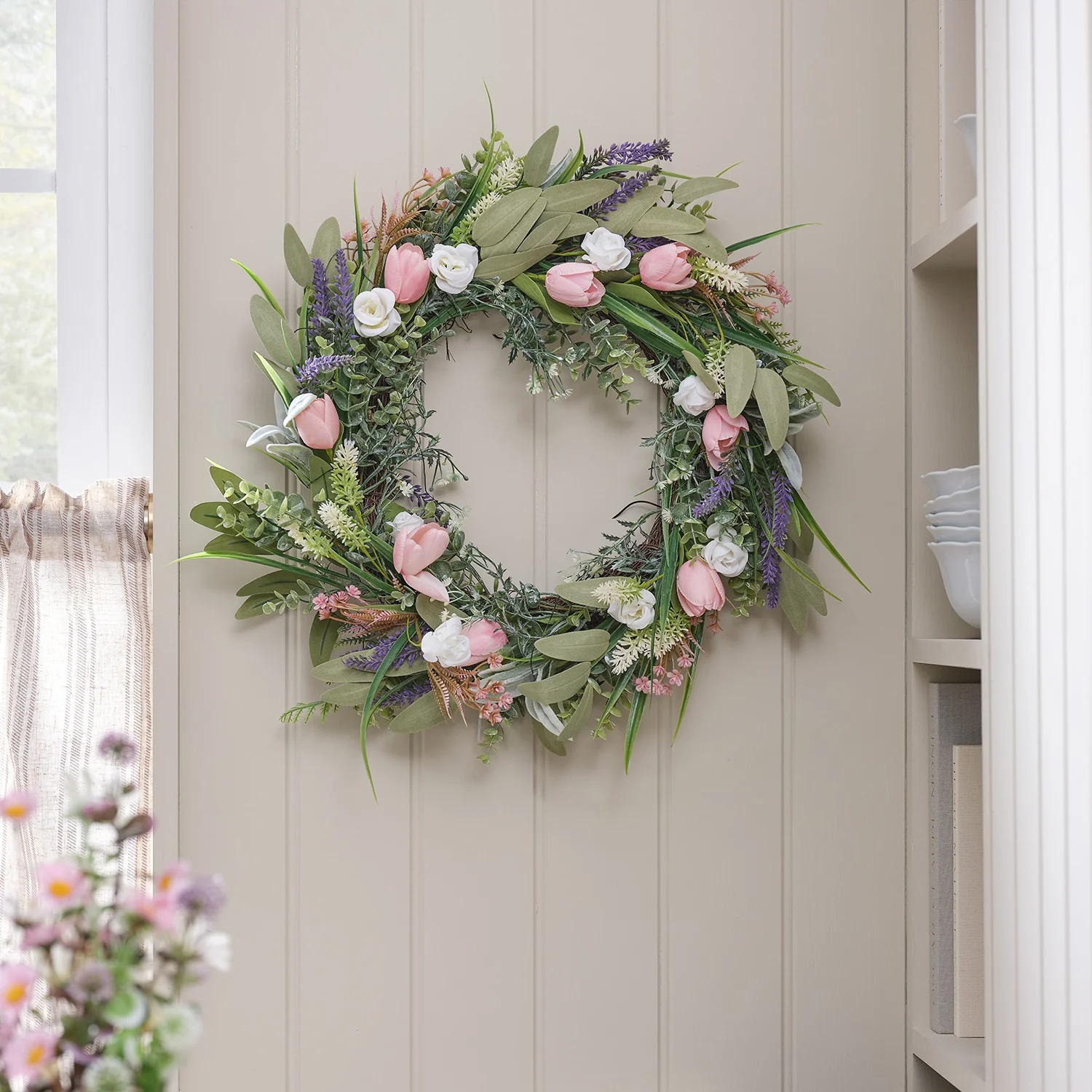 55cm Pre Lit Tulip and Lavender Wreath - Image 4