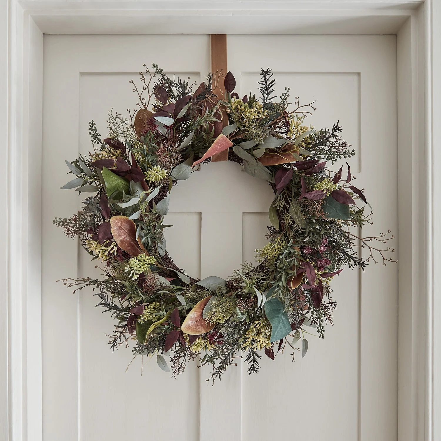 60cm Pre Lit Autumn Winter Wreath - Image 5