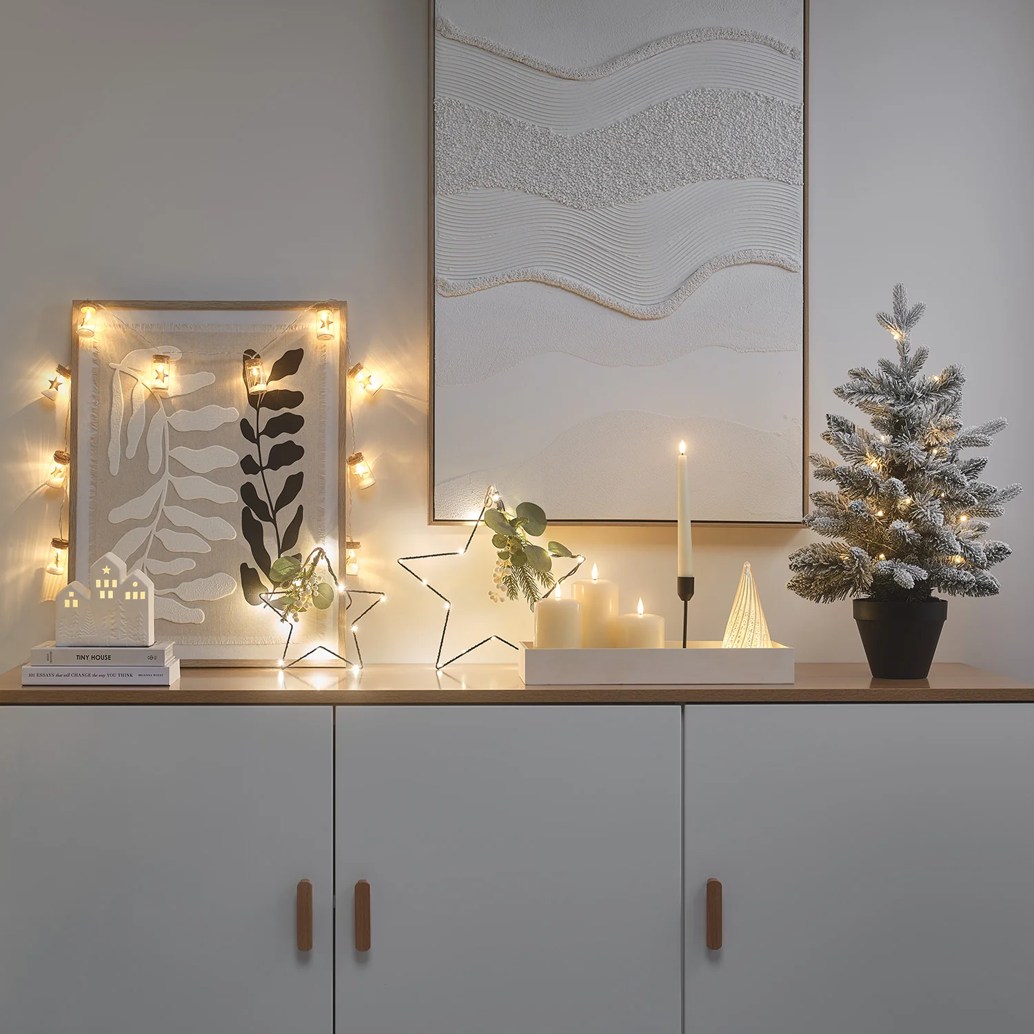 60cm Pre Lit Snowy Christmas Tree - Image 3