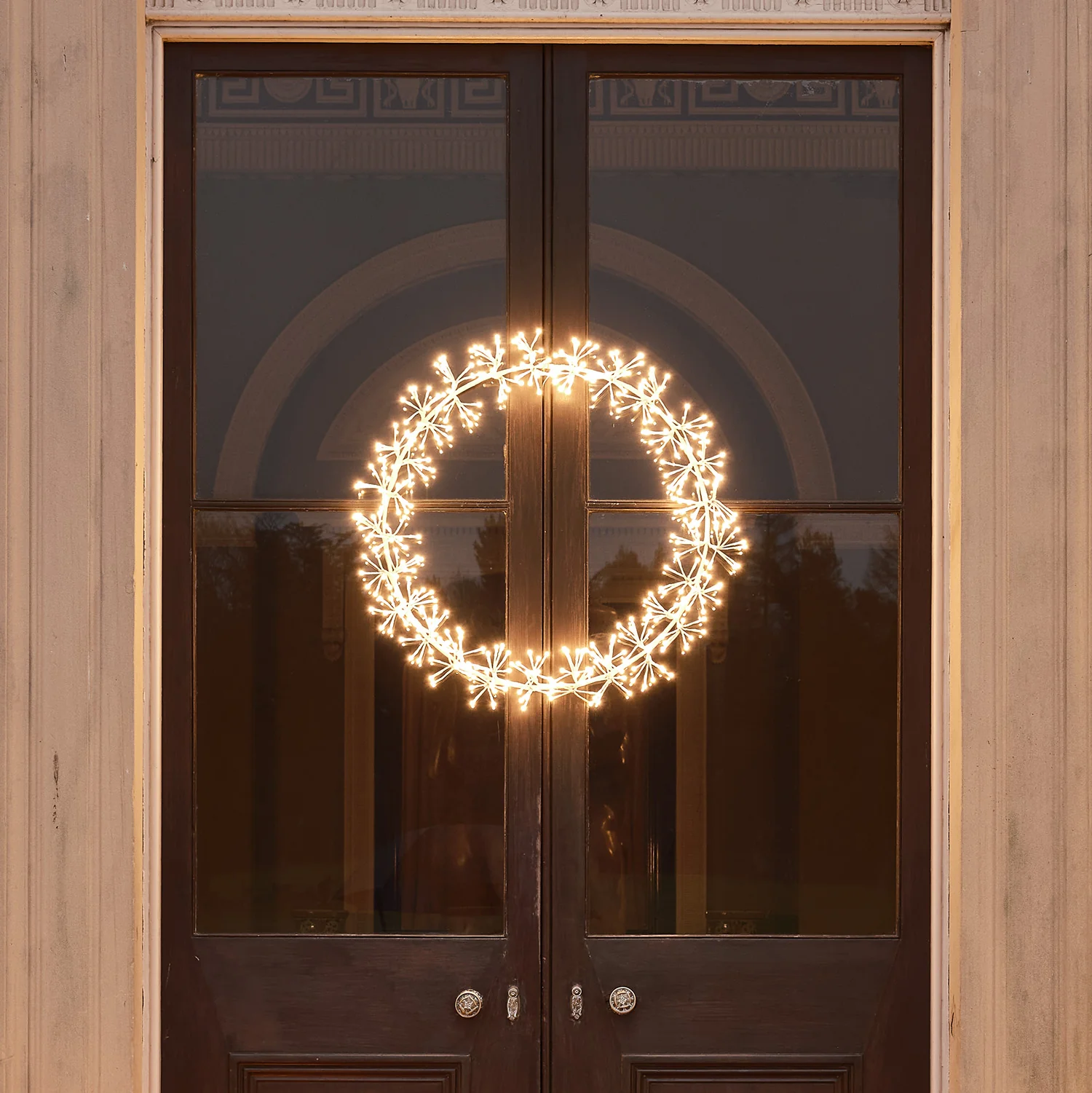 78cm Cluster LED Wreath Light - Image 3