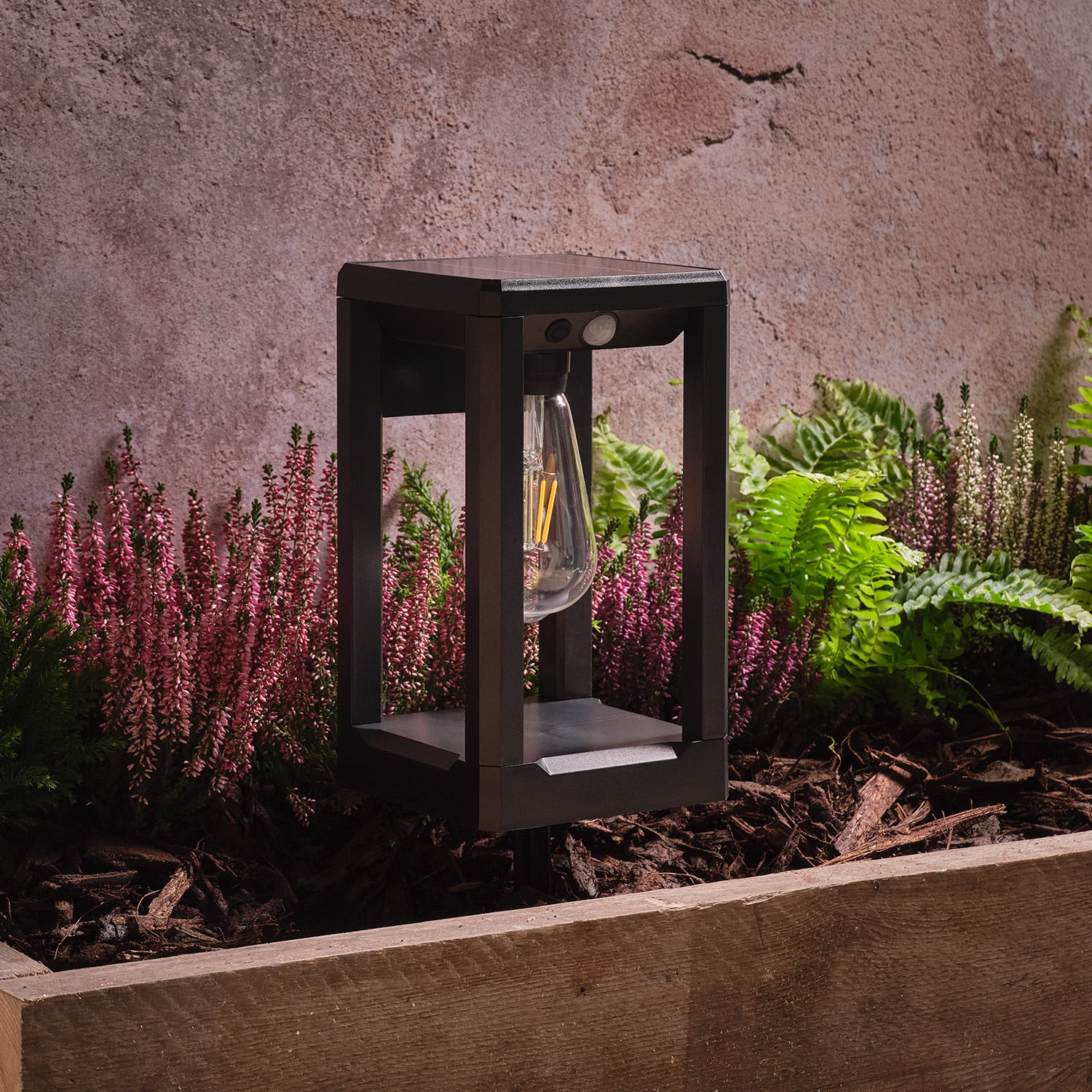 Ashford Wall / Stake Solar Light - Image 3