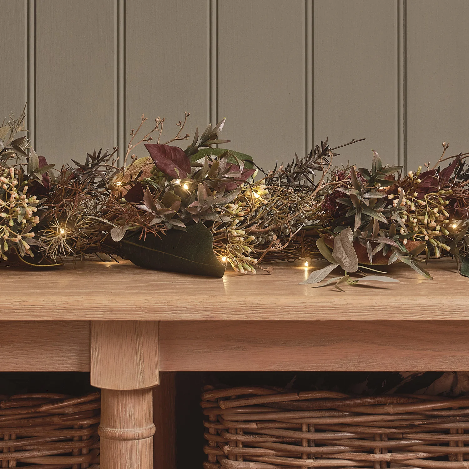 2m Pre Lit Autumn Winter Garland - Image 3