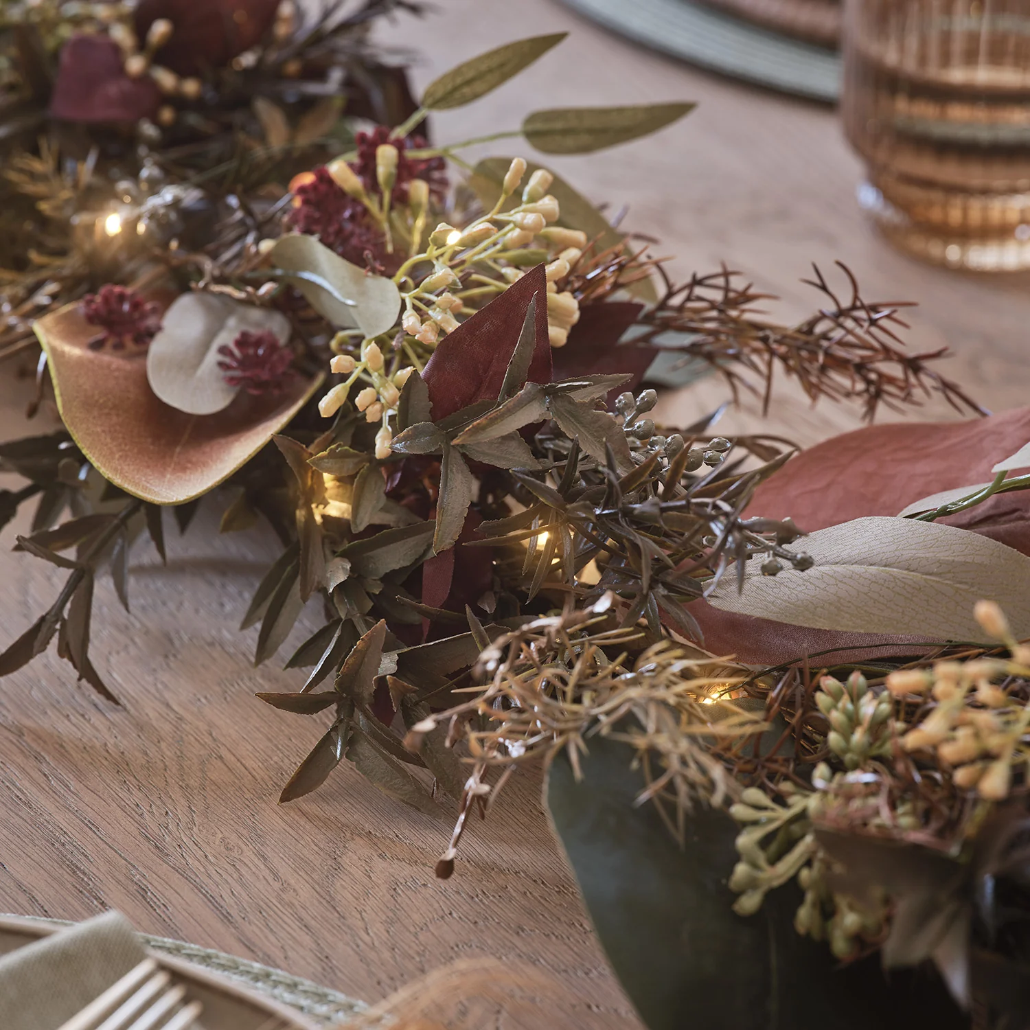 2m Pre Lit Autumn Winter Garland - Image 6