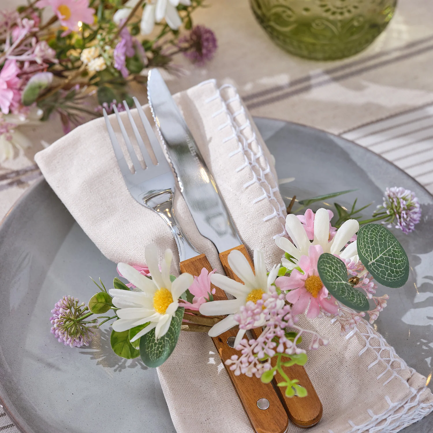 Daisy Dreams Wreath Candle Ring - Image 3