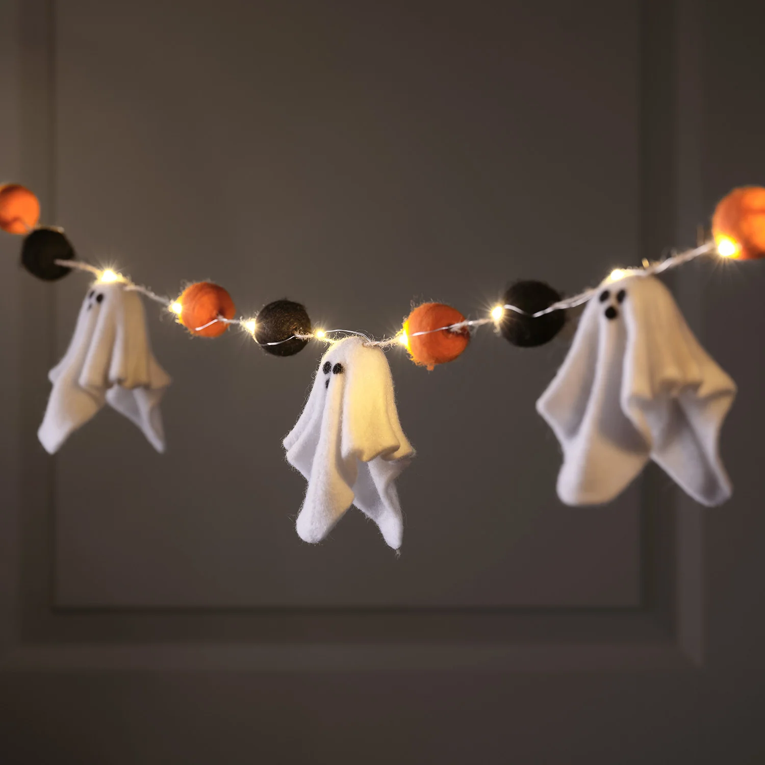 Felt Ghost LED Halloween Garland - Image 3
