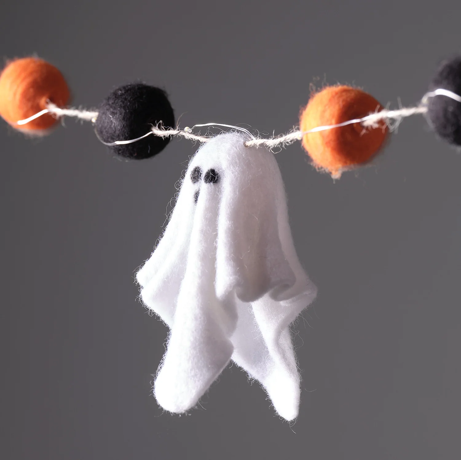 Felt Ghost LED Halloween Garland - Image 6