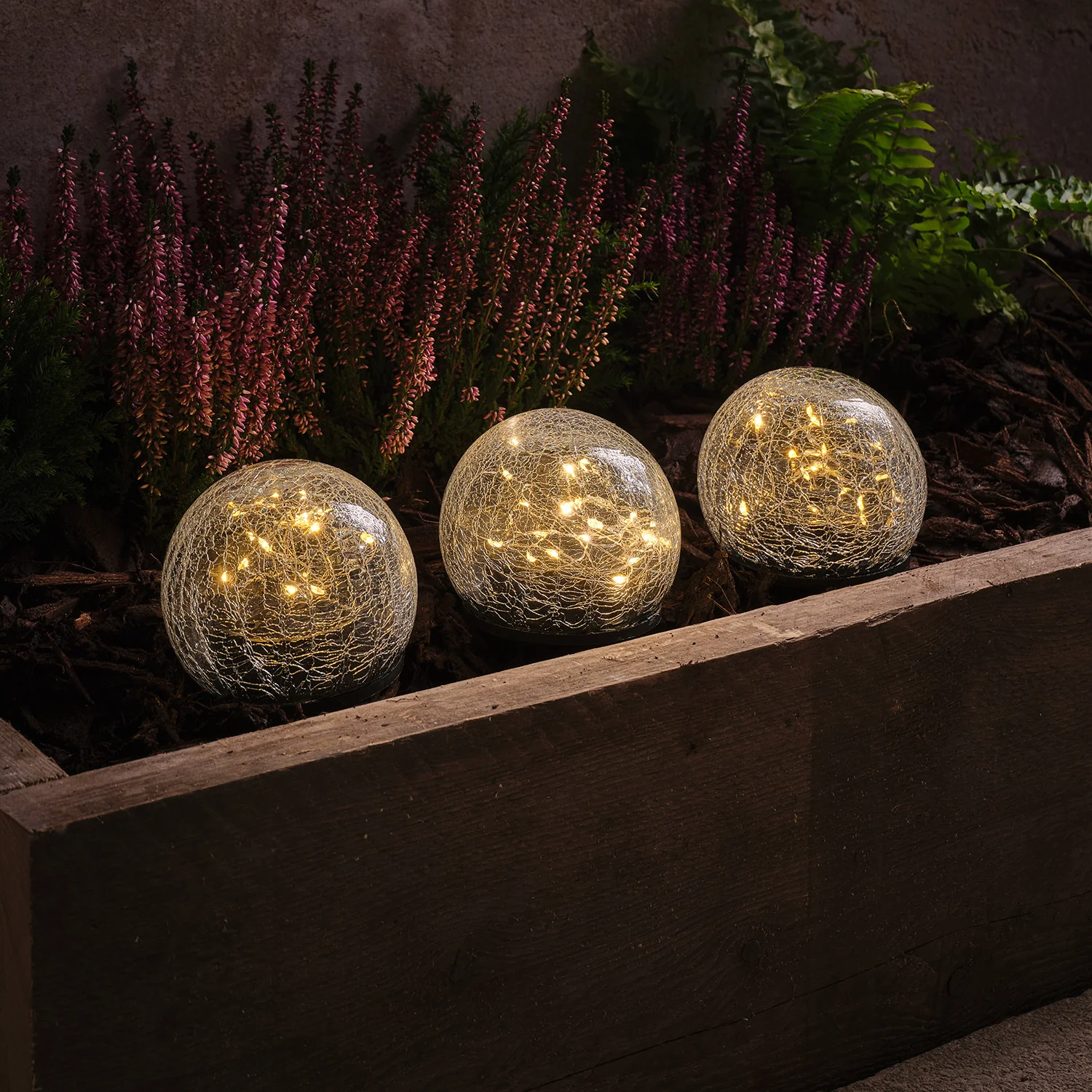 Globe Crackle Glass Solar Stake Light - Image 3