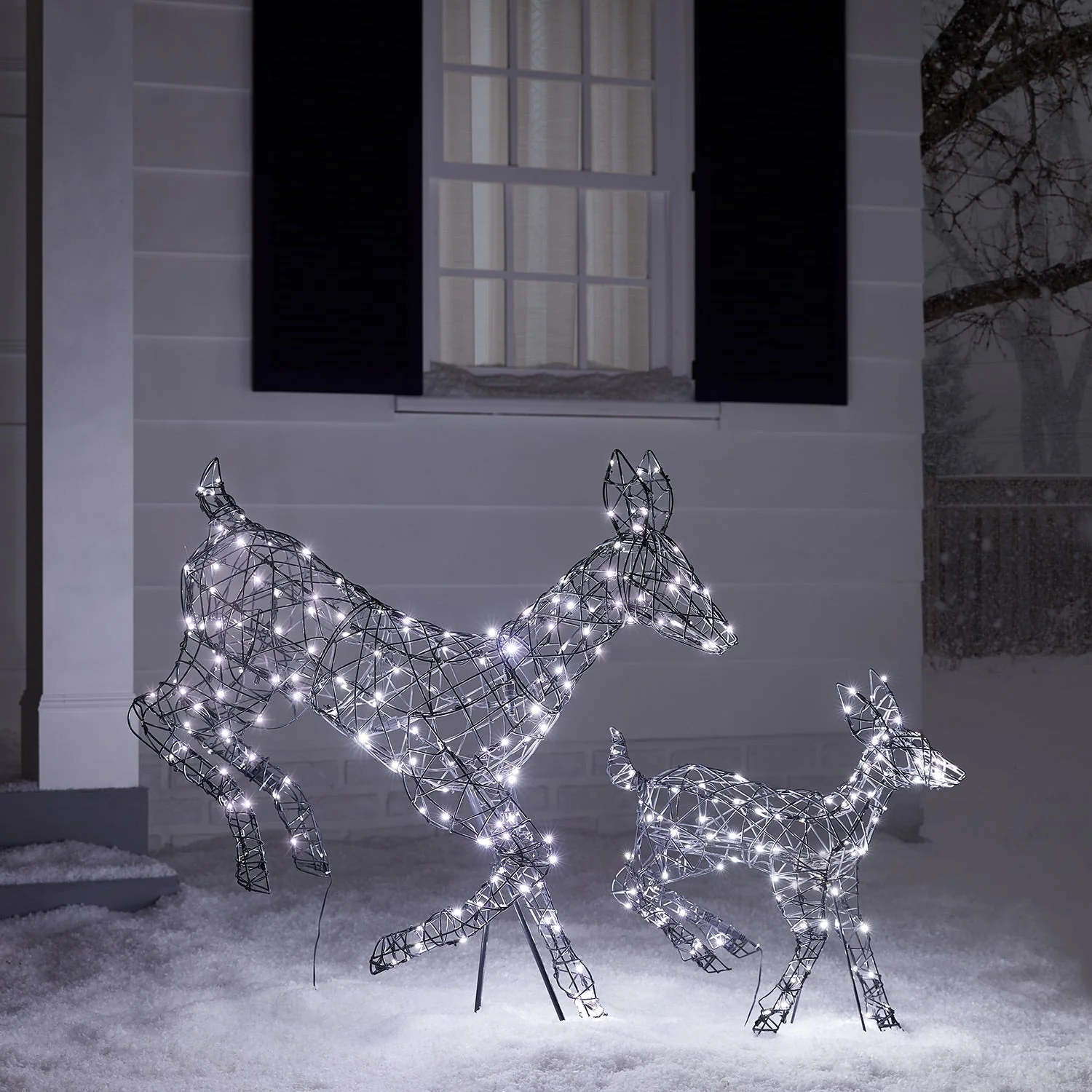 1m Regular Harlow Rattan Doe & Fawn Dual Colour LED Light Up Reindeer Duo - Image 6