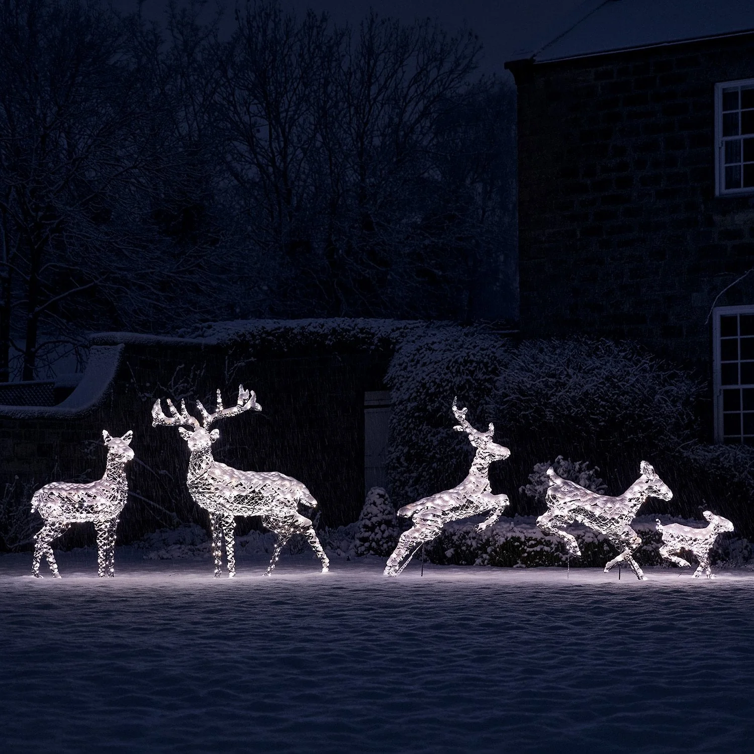 1.4m Regular Harlow Rattan Stag Dual Colour LED Light Up Reindeer - Image 14