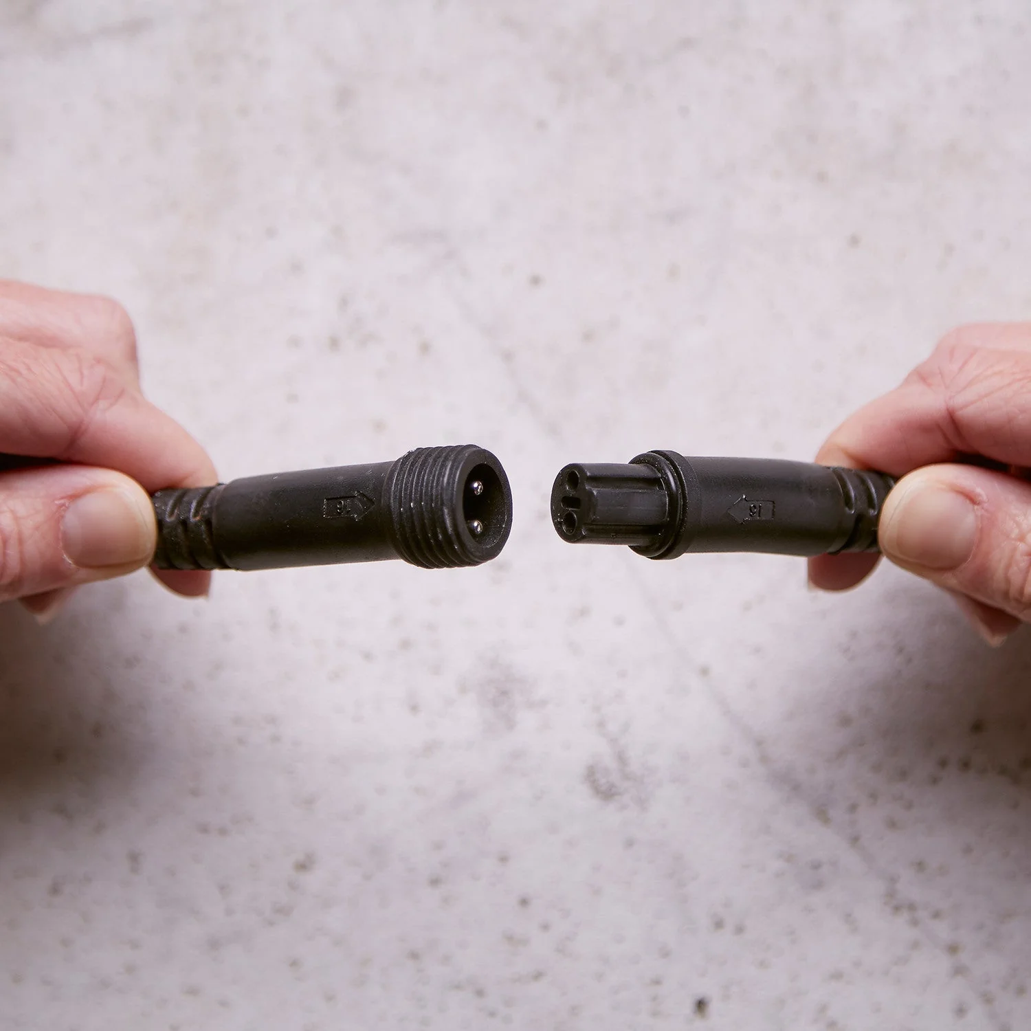 Ingenious Connect Black Plug - Image 2