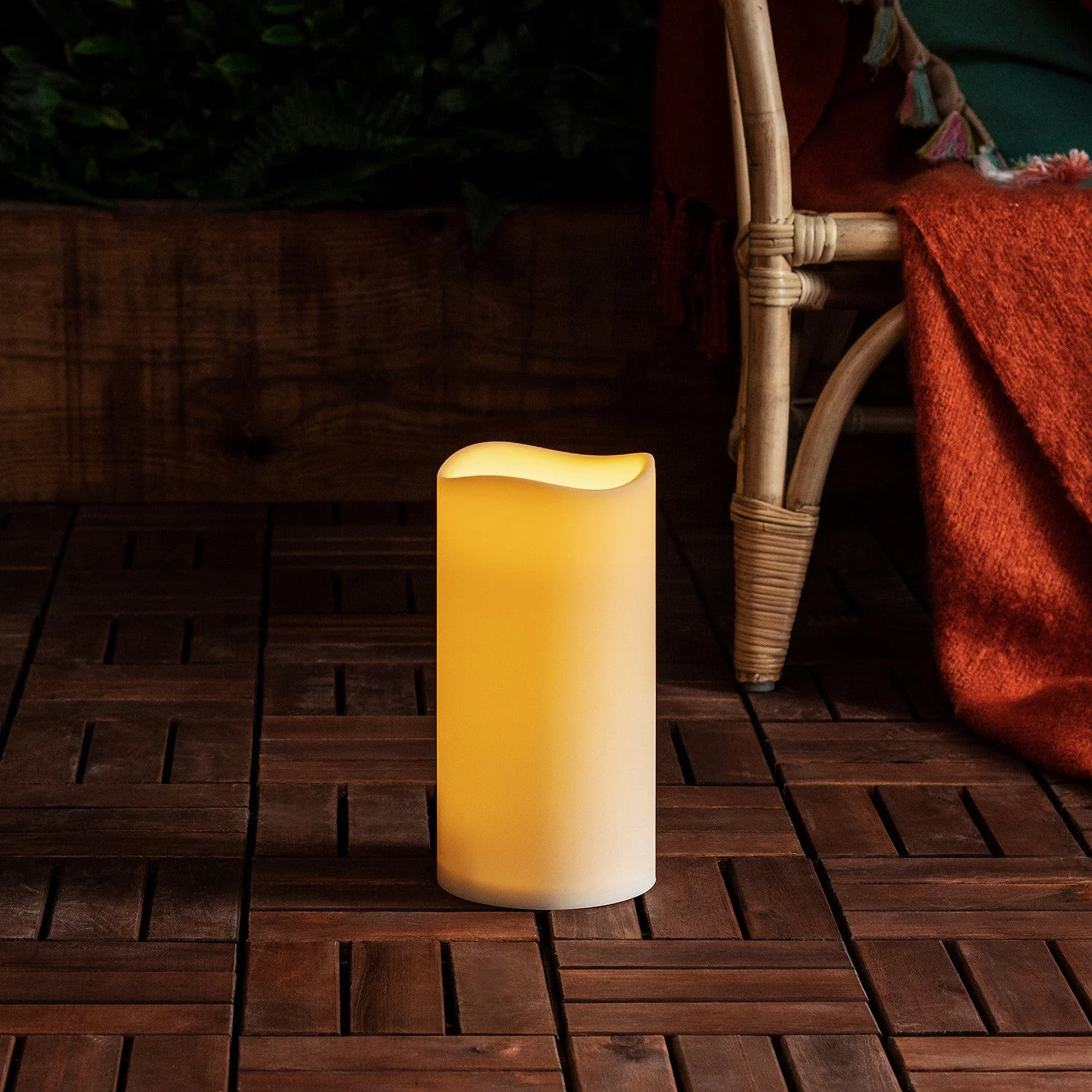 Large Port Isaac Battery Outdoor LED Candle - Image 6