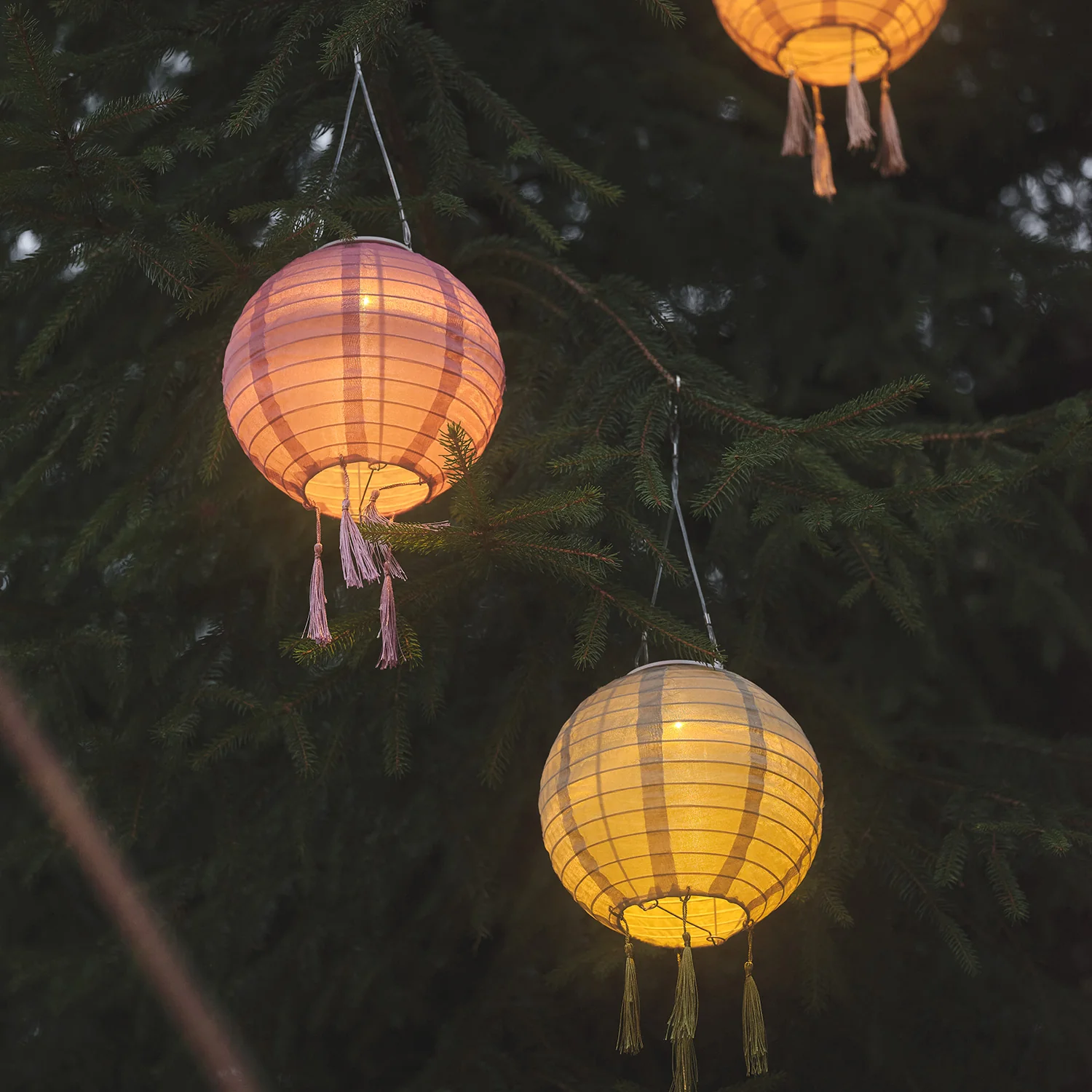 Set of 3 Lucena Tassel Solar Lanterns - Image 6