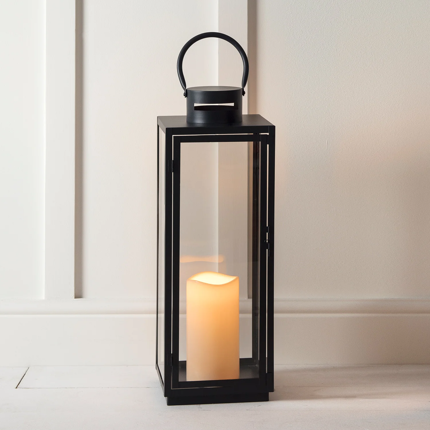 Malvern Large Battery Outdoor Lantern - Image 3