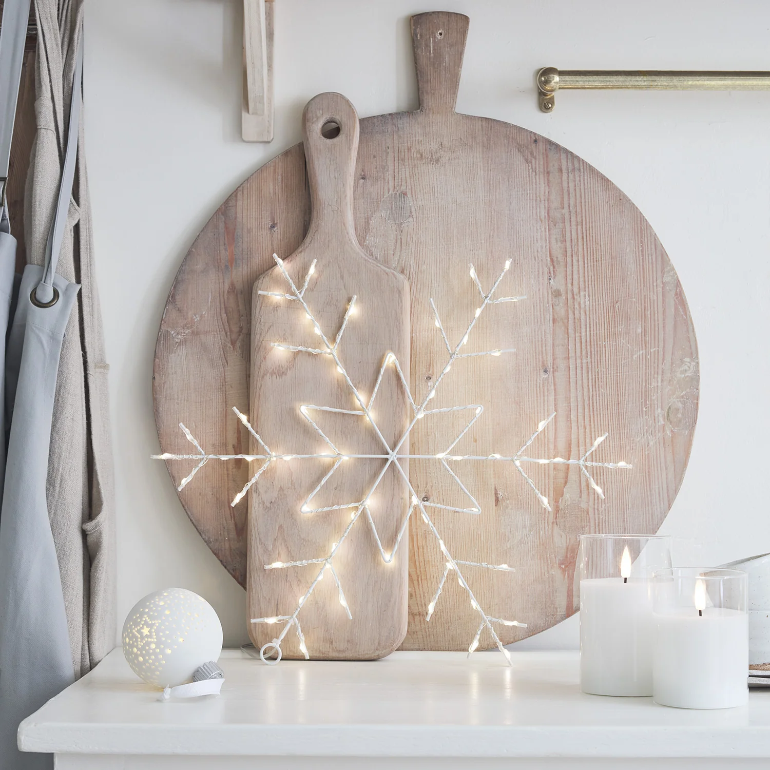 Osby Snowflake Christmas Window Light - Image 4