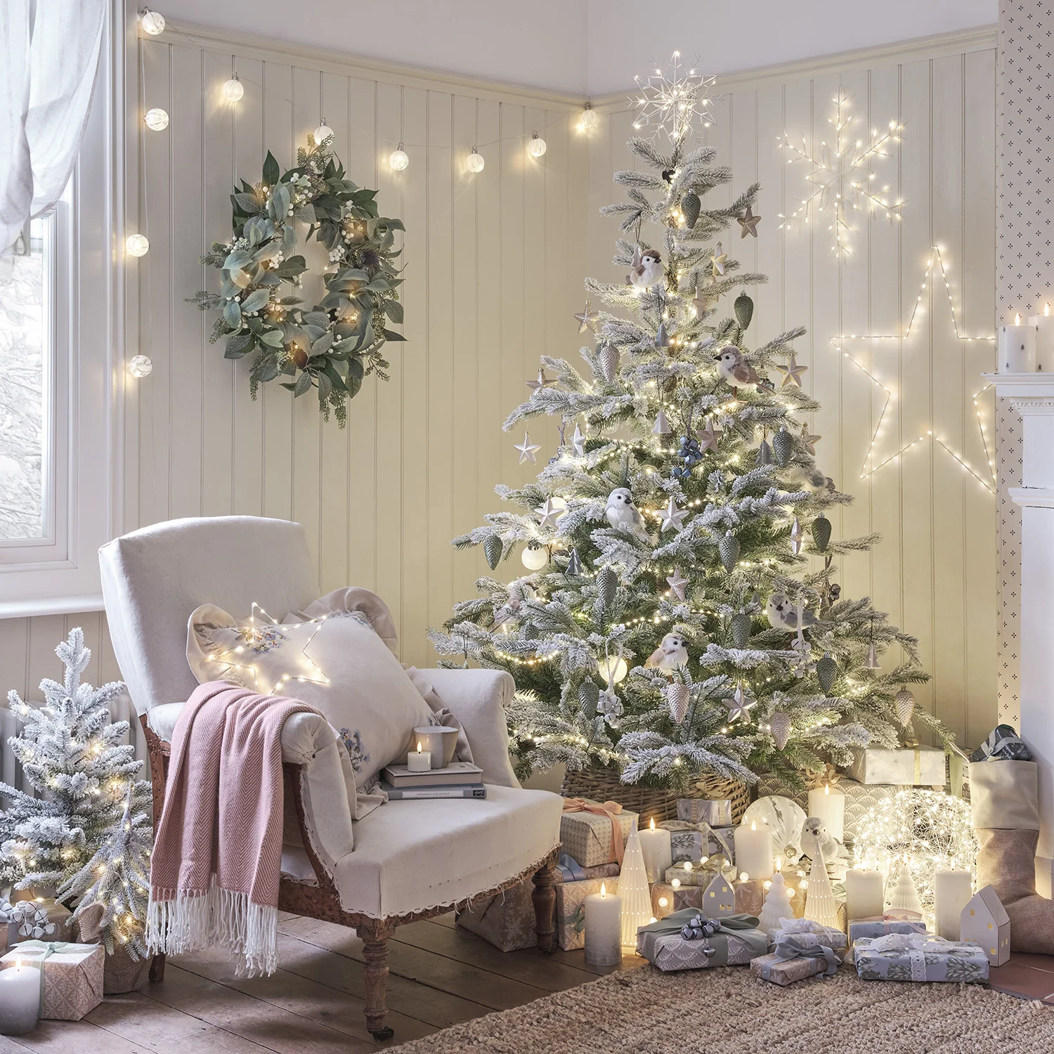 Osby Snowflake Christmas Window Light - Image 8