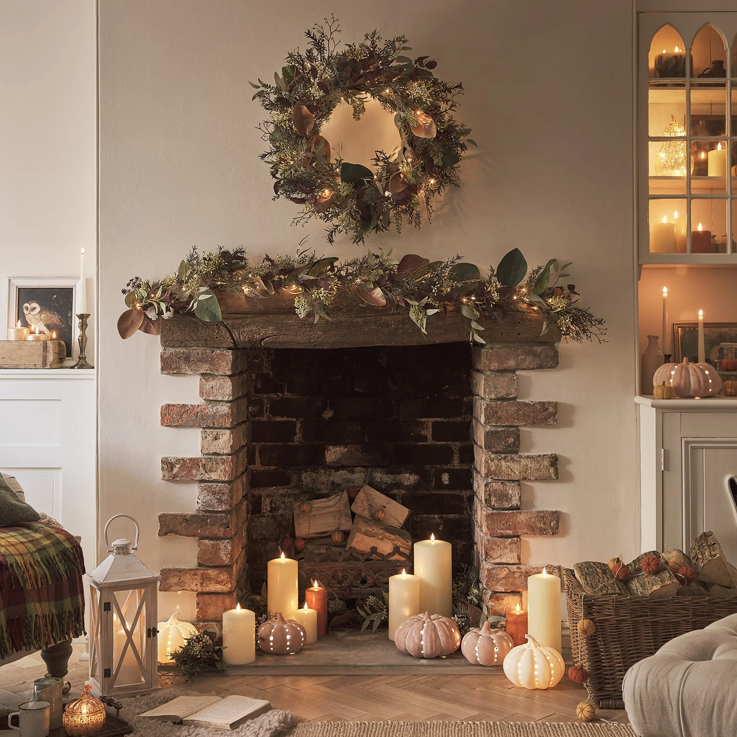 Pre Lit Autumn & Christmas Wreath & Garland - Image 3