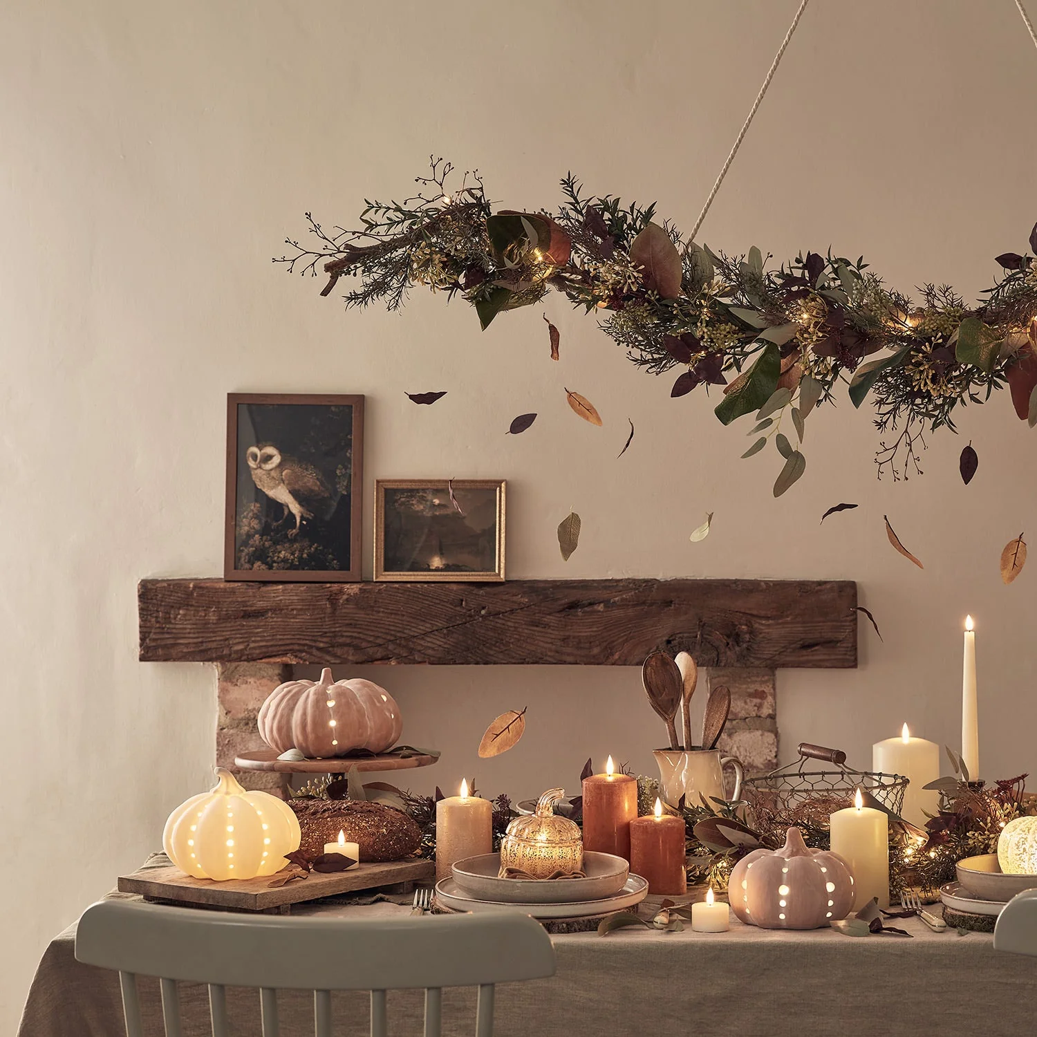 Pre Lit Autumn & Christmas Wreath & Garland - Image 7