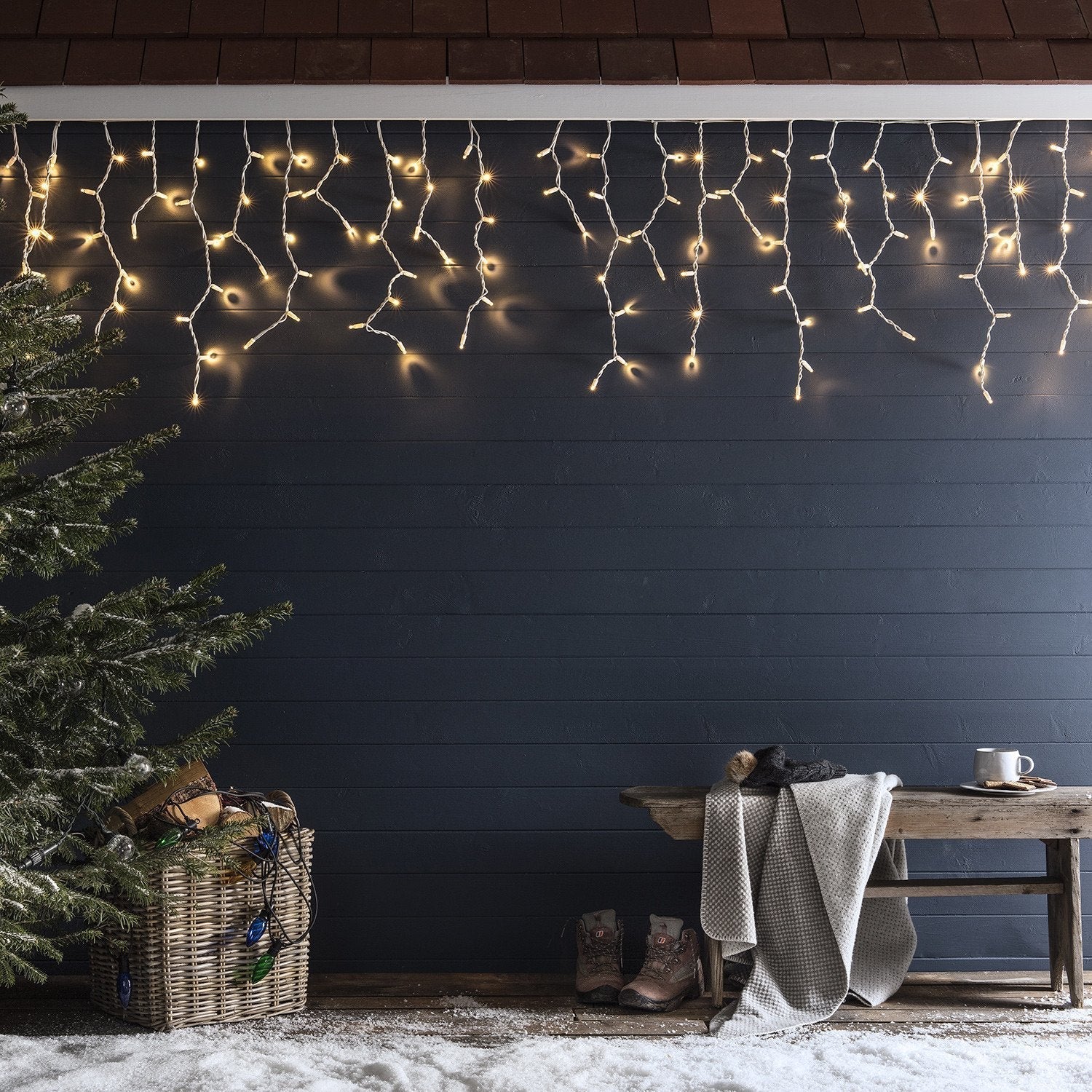 Pro Connect 40m 2000 Traditional Warm White Connectable Icicle Lights White Cable - Image 2