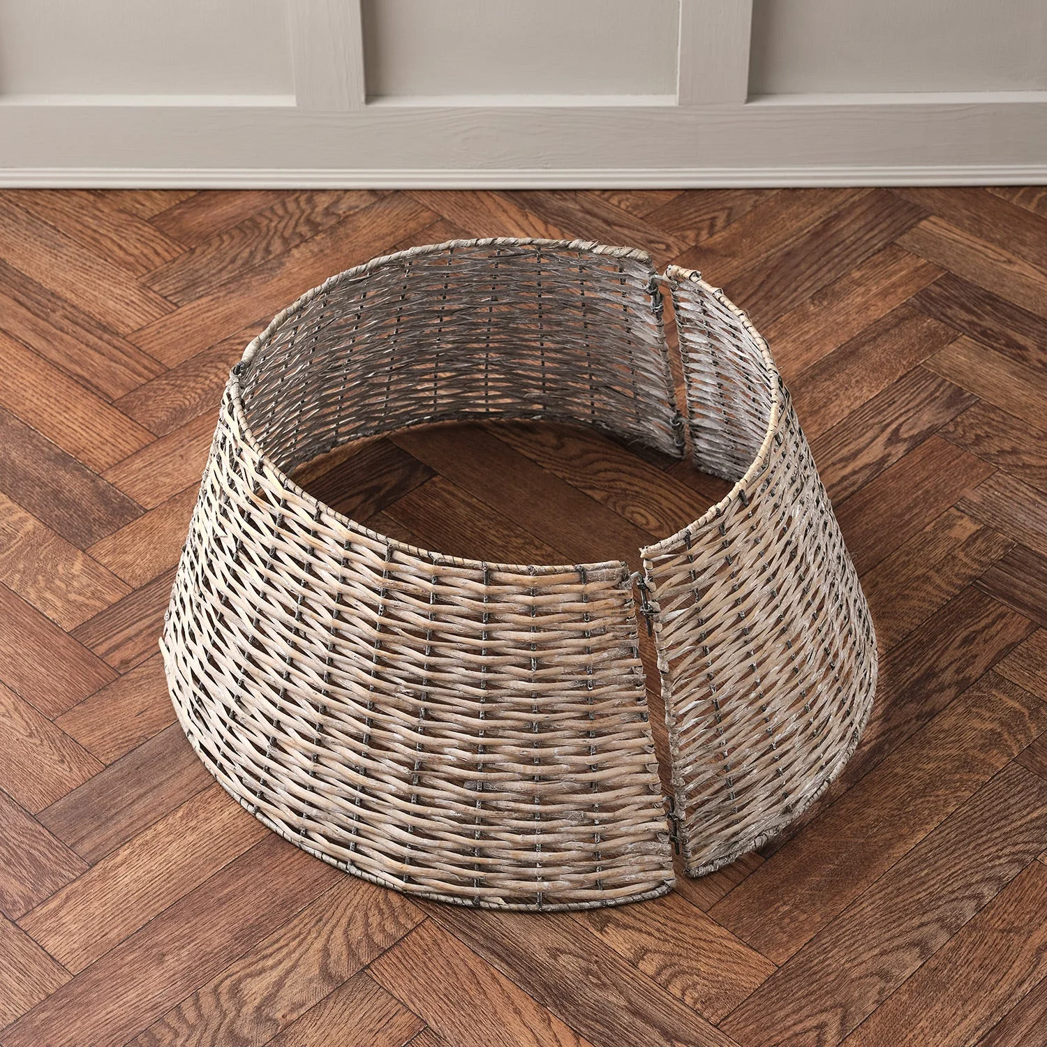 Rattan Christmas Tree Skirt - Image 3