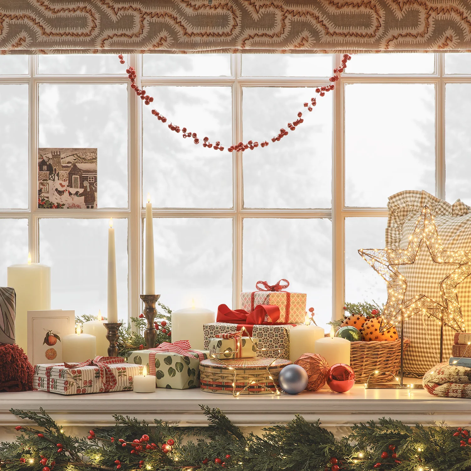 Red Bell Christmas Garland - Image 2