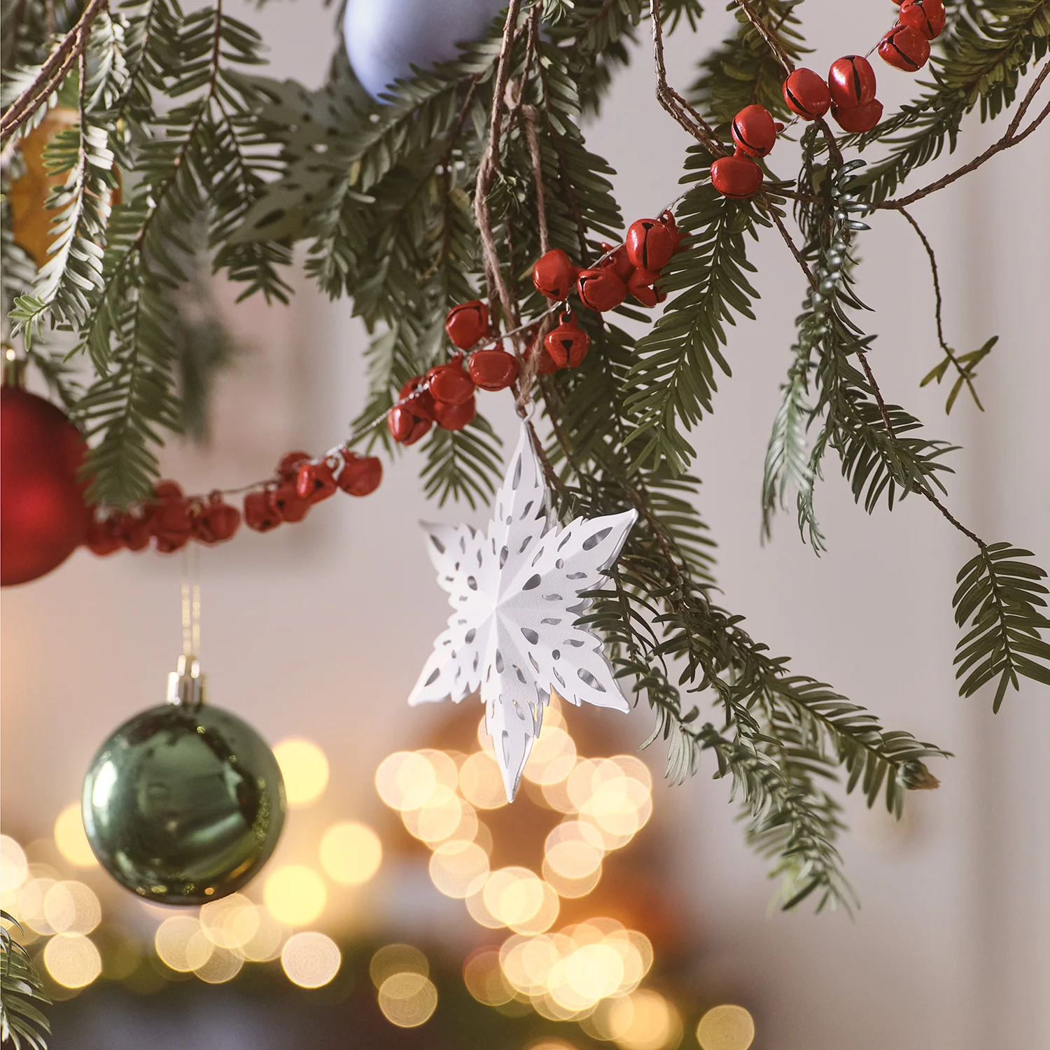 Red Bell Christmas Garland - Image 4