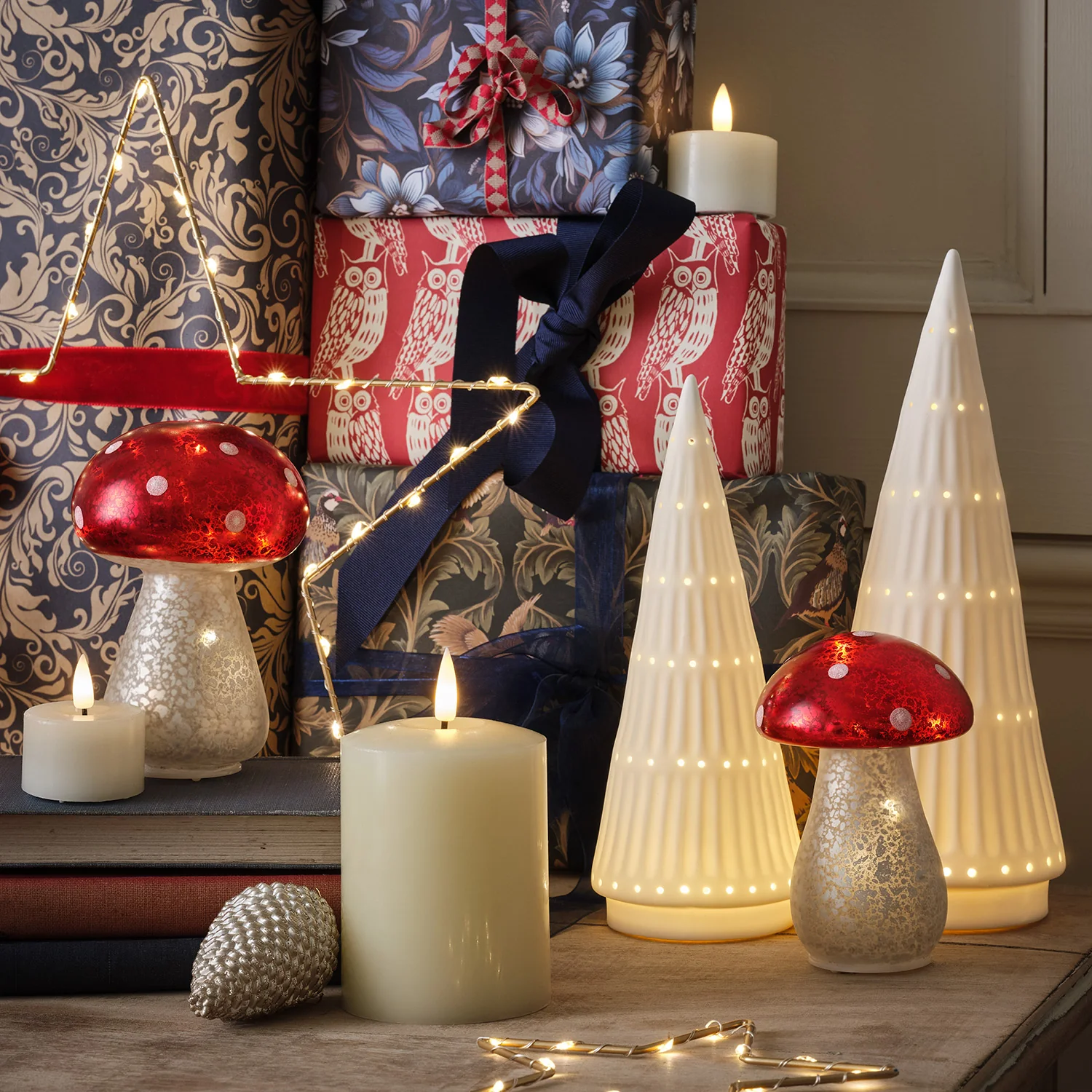 Set of 2 LED Ceramic Christmas Tree Decorations - Image 4
