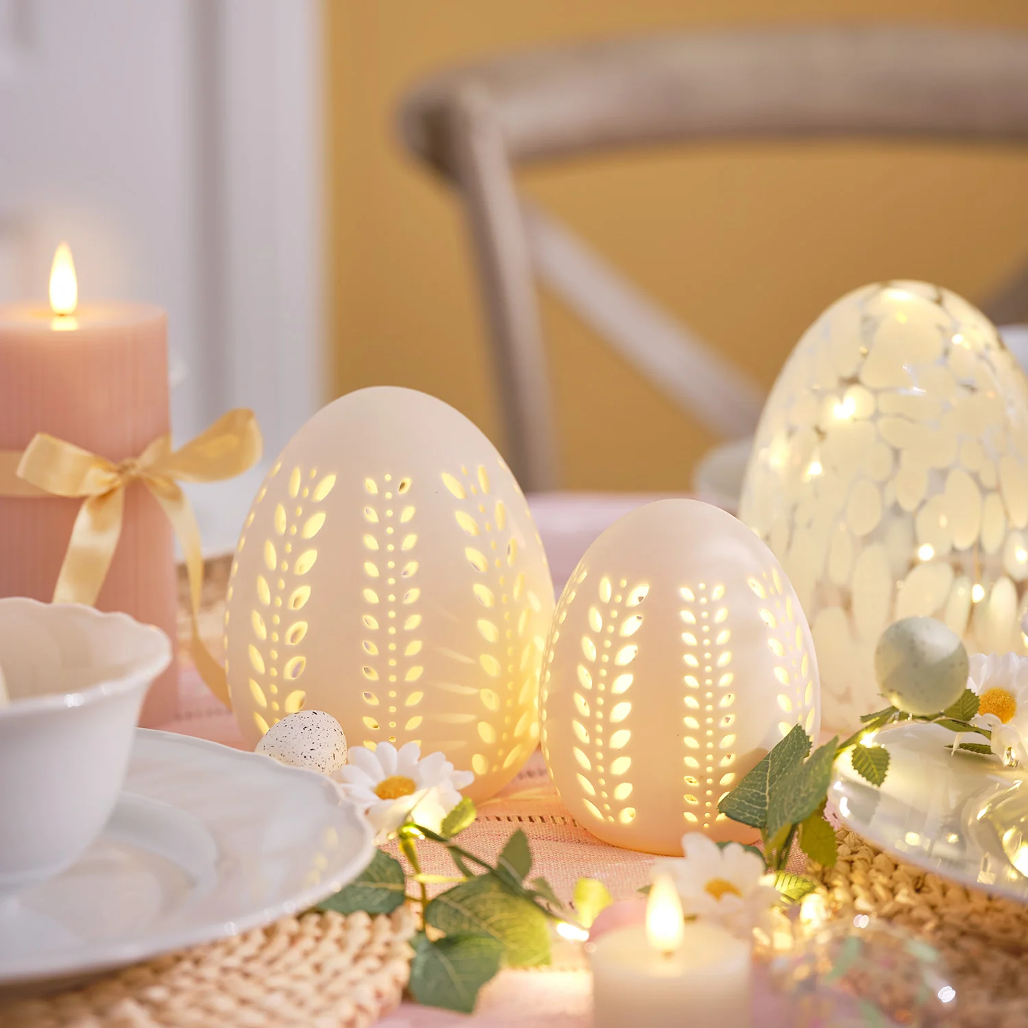 Set of 2 LED Porcelain Eggs - Image 3