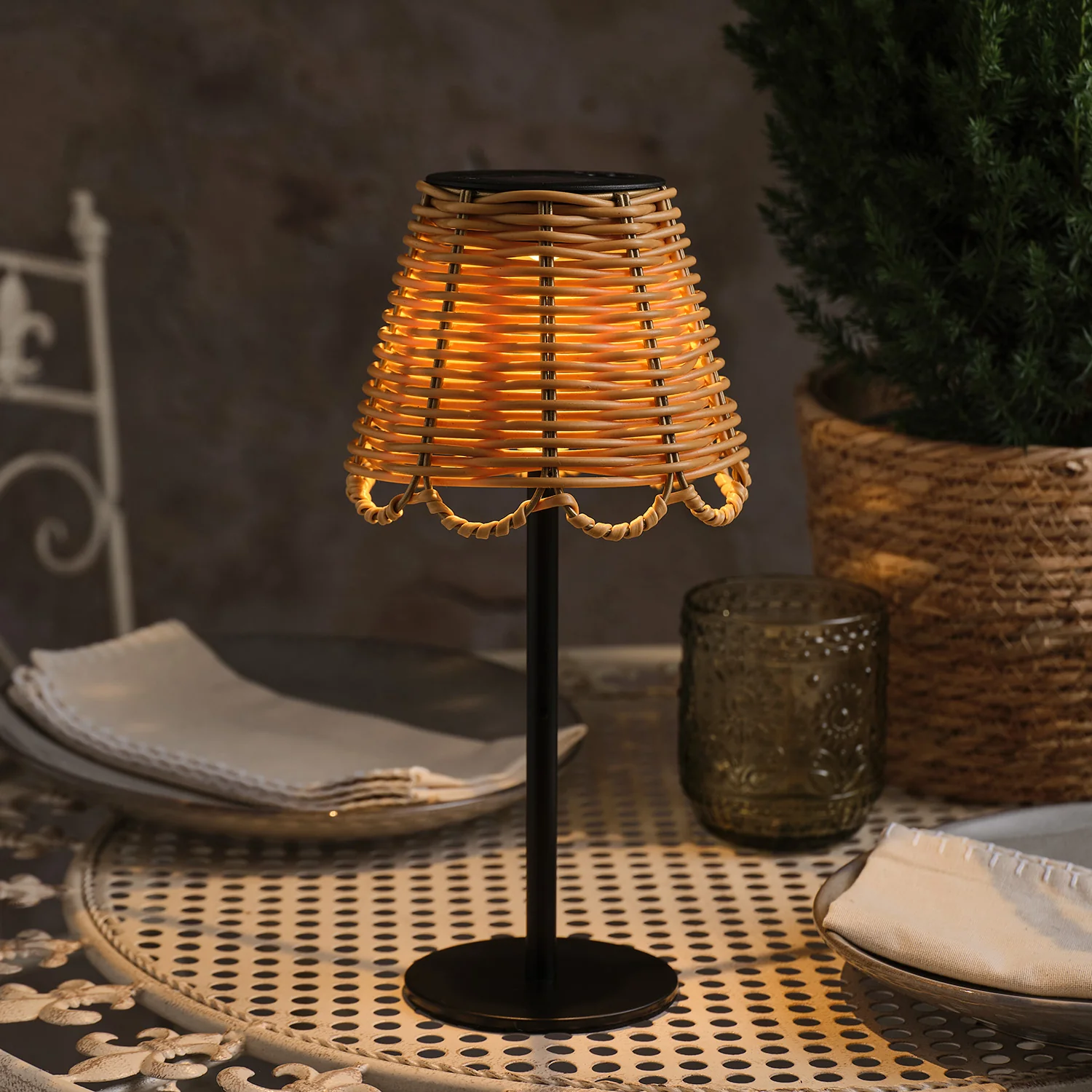Solar Hygge Wicker Lantern and Kurv Table Lamp Bundle - Image 5