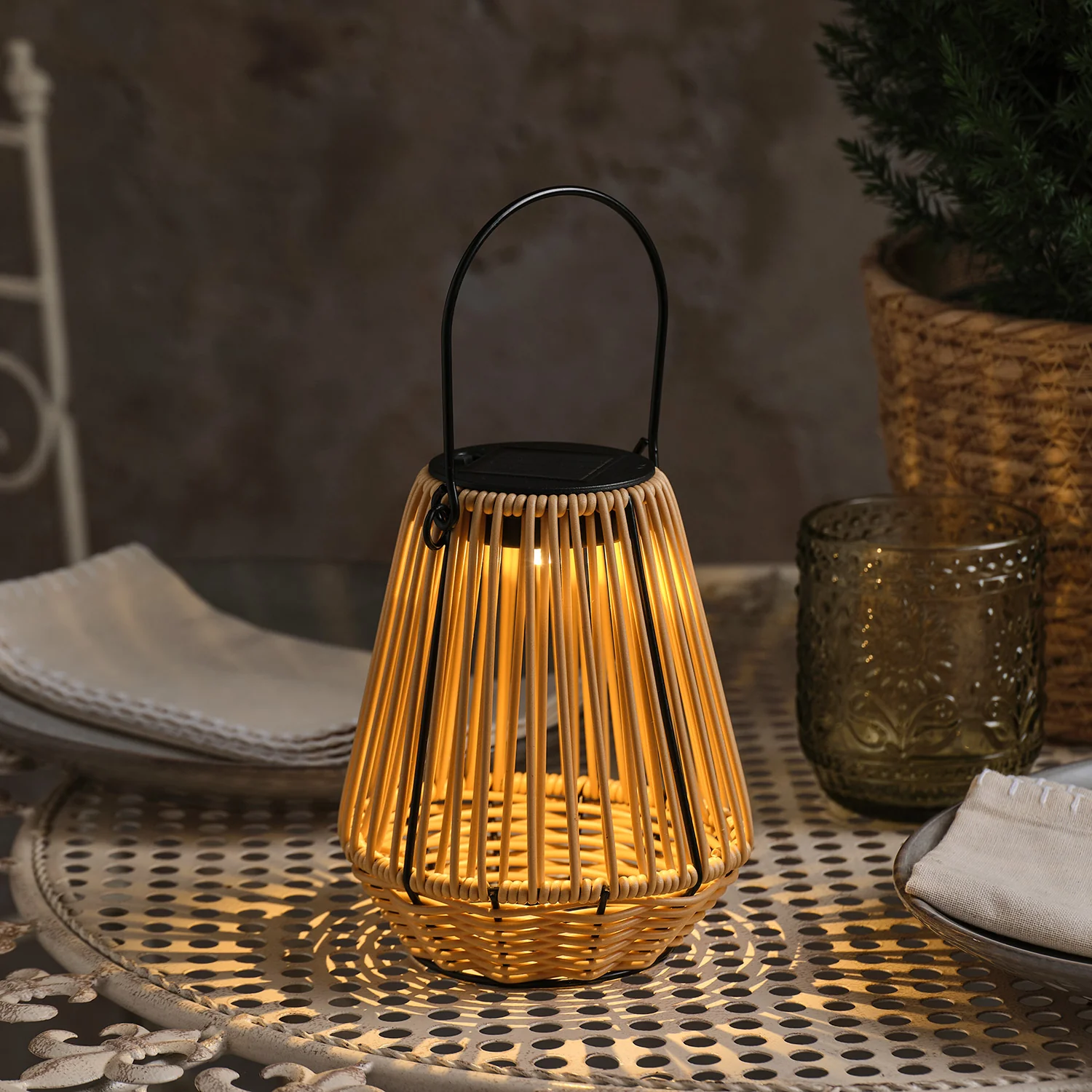 Solar Hygge Wicker Lantern and Kurv Table Lamp Bundle - Image 7
