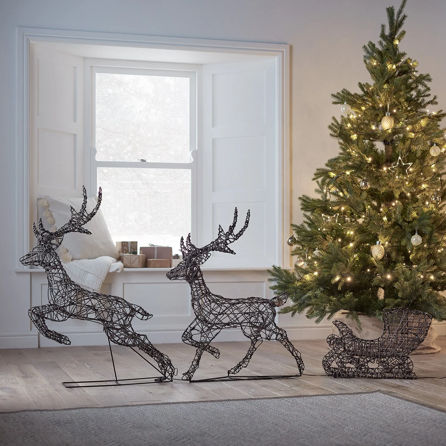 86cm Studley Light Up Reindeer & Sleigh - Image 3